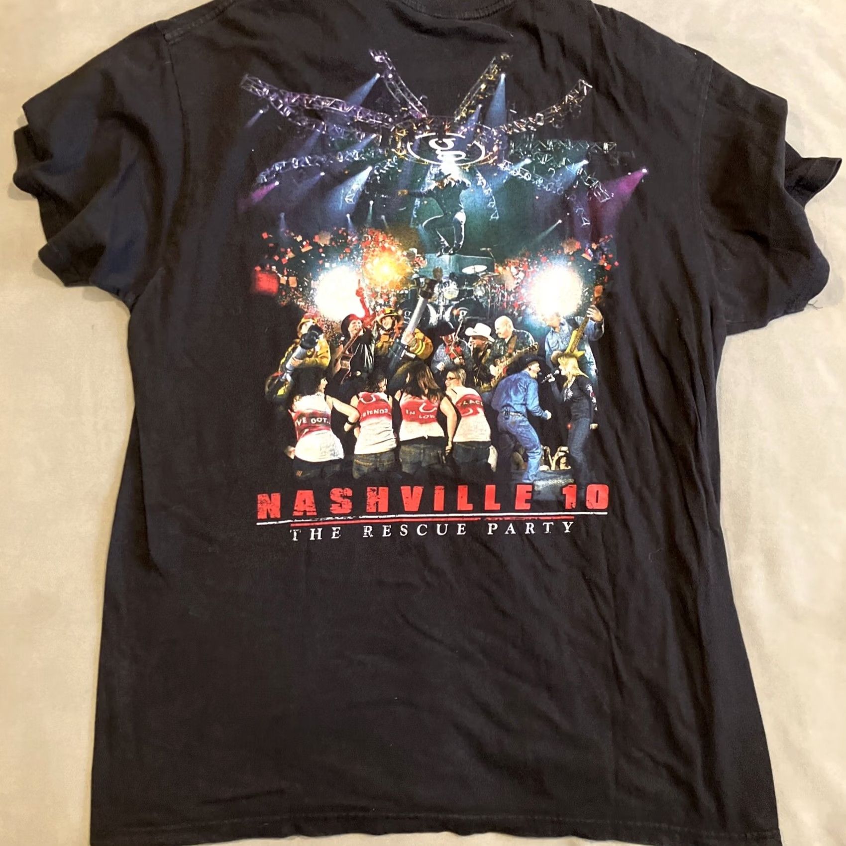 Hanes VINTAGE Garth Brooks 2010 Nashville Concert T Shirt Size Large Awesome Size US L / EU 52-54 / 3 - 4 Thumbnail