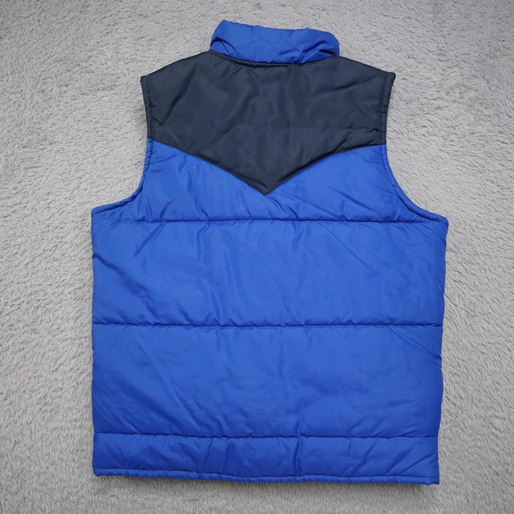 Wrangler Vintage Wrangler Rugged Wear Puffer Vest M Blue - USA, 80s, Western, Quilted, Snap Buttons, Insulated, Nylon/Softshell, Jacket Style Mens Vest Size US M / EU 48-50 / 2 - 4 Thumbnail