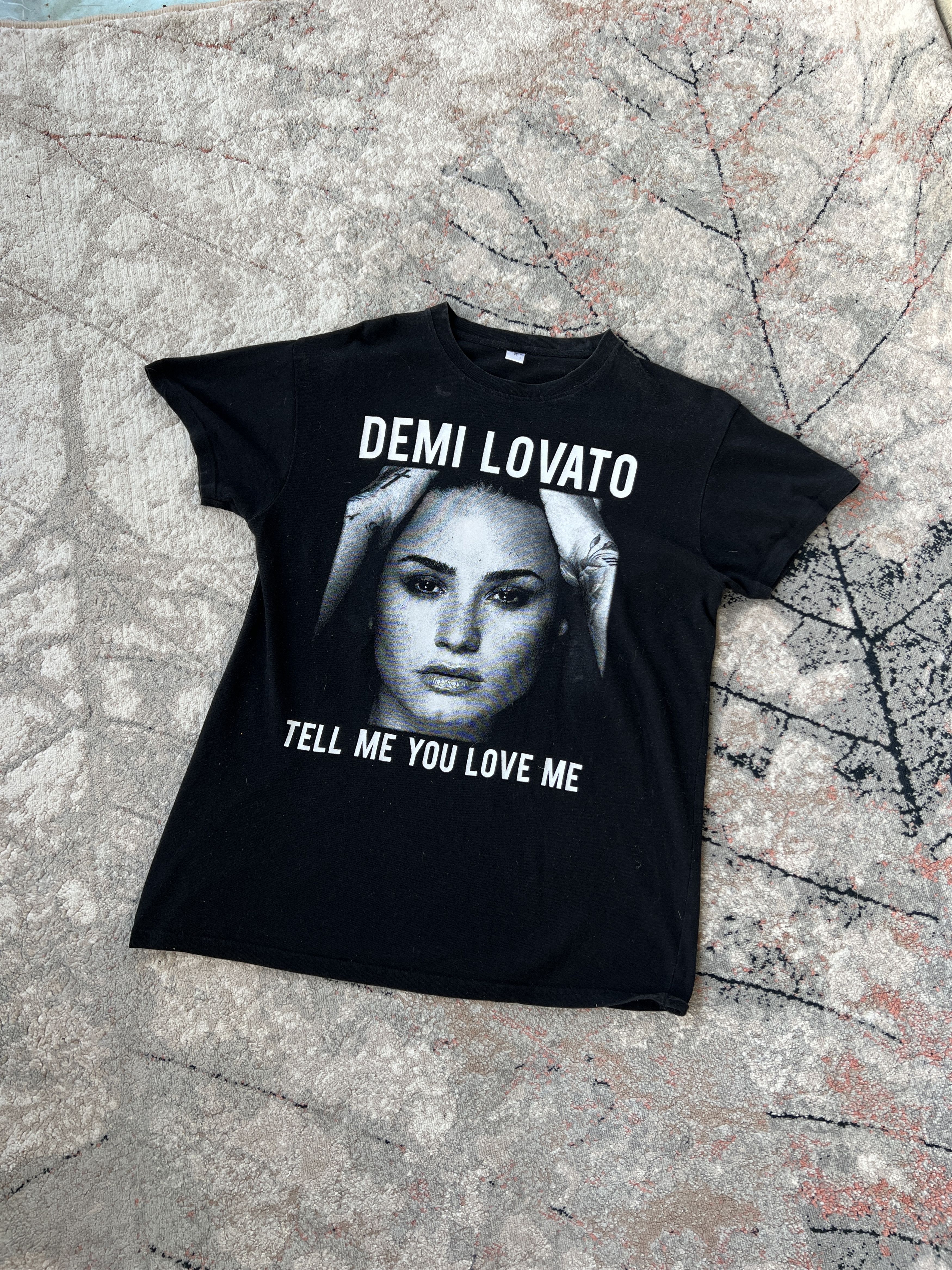 Band Tees Demi Lovato Tell Me You Love Me Tee Size US M / EU 48-50 / 2 - 1 Thumbnail