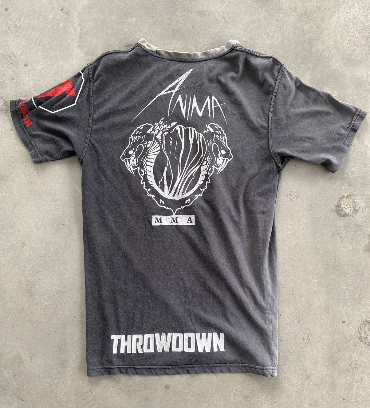 Vintage VINTAGE THROWDOWN ANIMAL MMA SUN FADED TEE Size US M / EU 48-50 / 2 - 5 Thumbnail