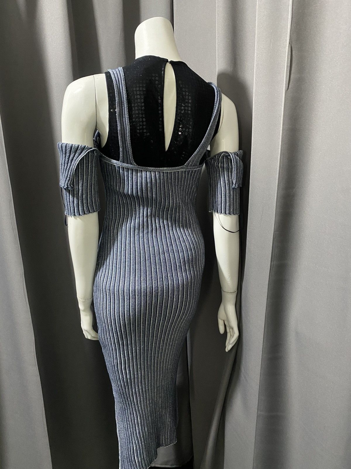 Victoria Beckham Victoria Beckham Cold-Shoulder Midi Dress Size S / US 4 / IT 40 - 10 Thumbnail