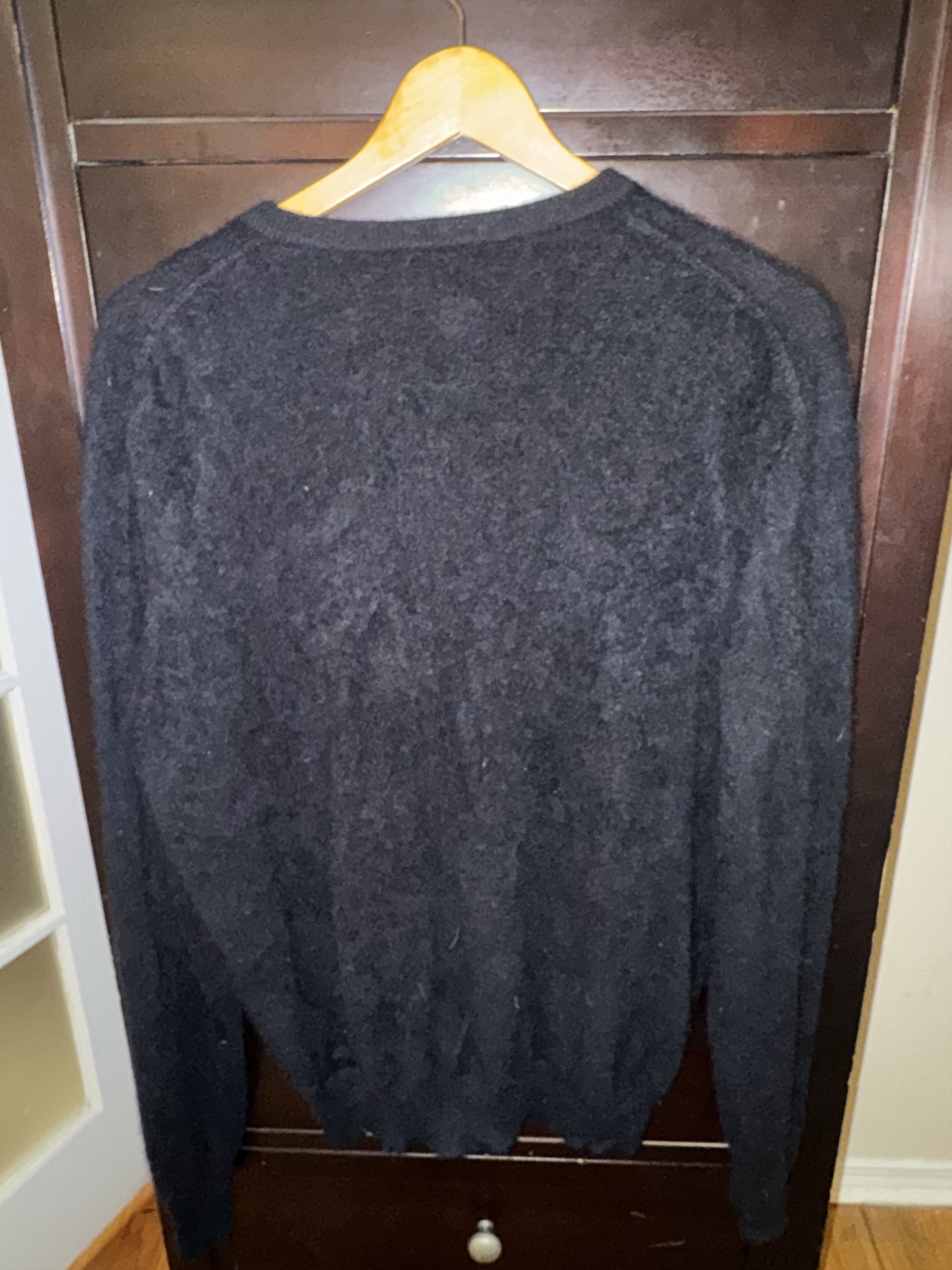 Neiman Marcus Nieman Marcus Black V-Neck Sweater Size US XL / EU 56 / 4 - 2 Thumbnail