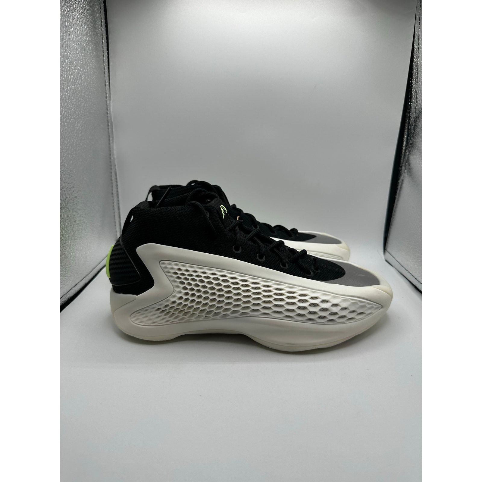 Adidas Adidas AE 1 J “Stormtrooper” size 5.5y/ 7 women’s Size US 5.5 / EU 38 - 3 Thumbnail