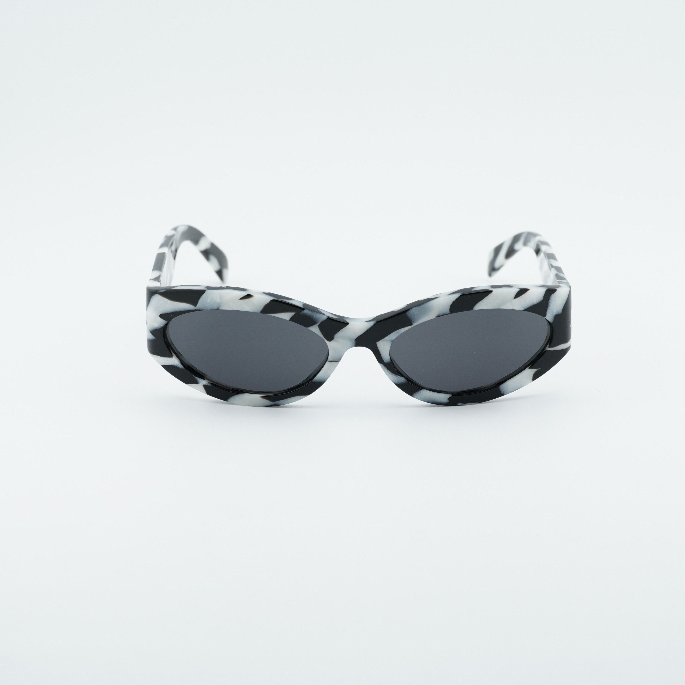 Celine Celine CL40288I 04A Sunglasses Black and White Zebra Cat Eye Size ONE SIZE - 2 Thumbnail