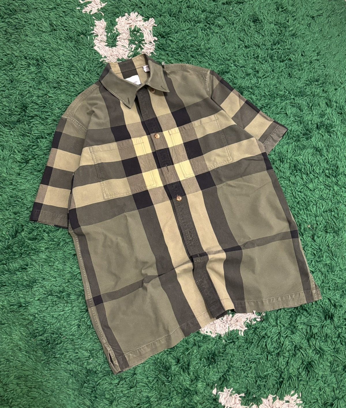 Burberry Burberry Plaid S/S Button-Up Size US S / EU 44-46 / 1 - 2 Thumbnail