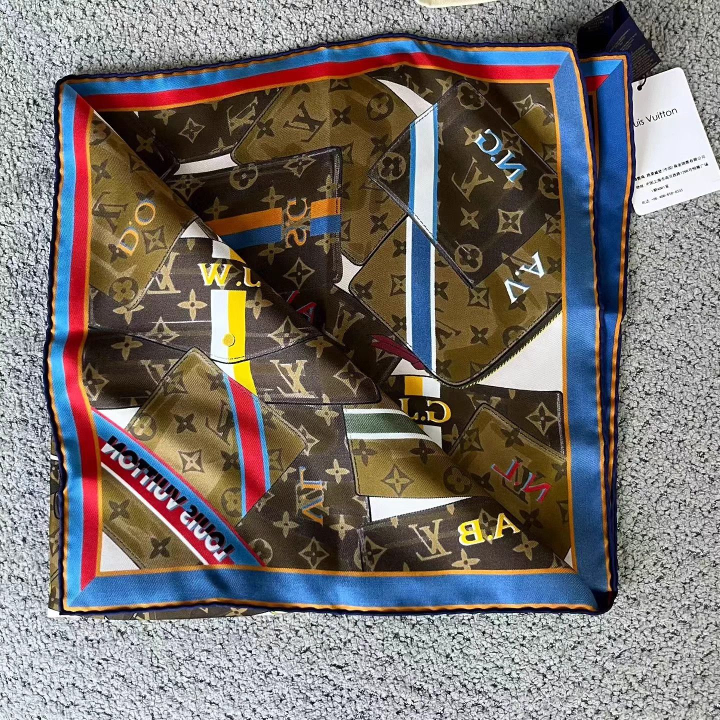 Louis Vuitton LV Brown 70cm Silk Scarf New Unworn Hot Size ONE SIZE - 5 Thumbnail