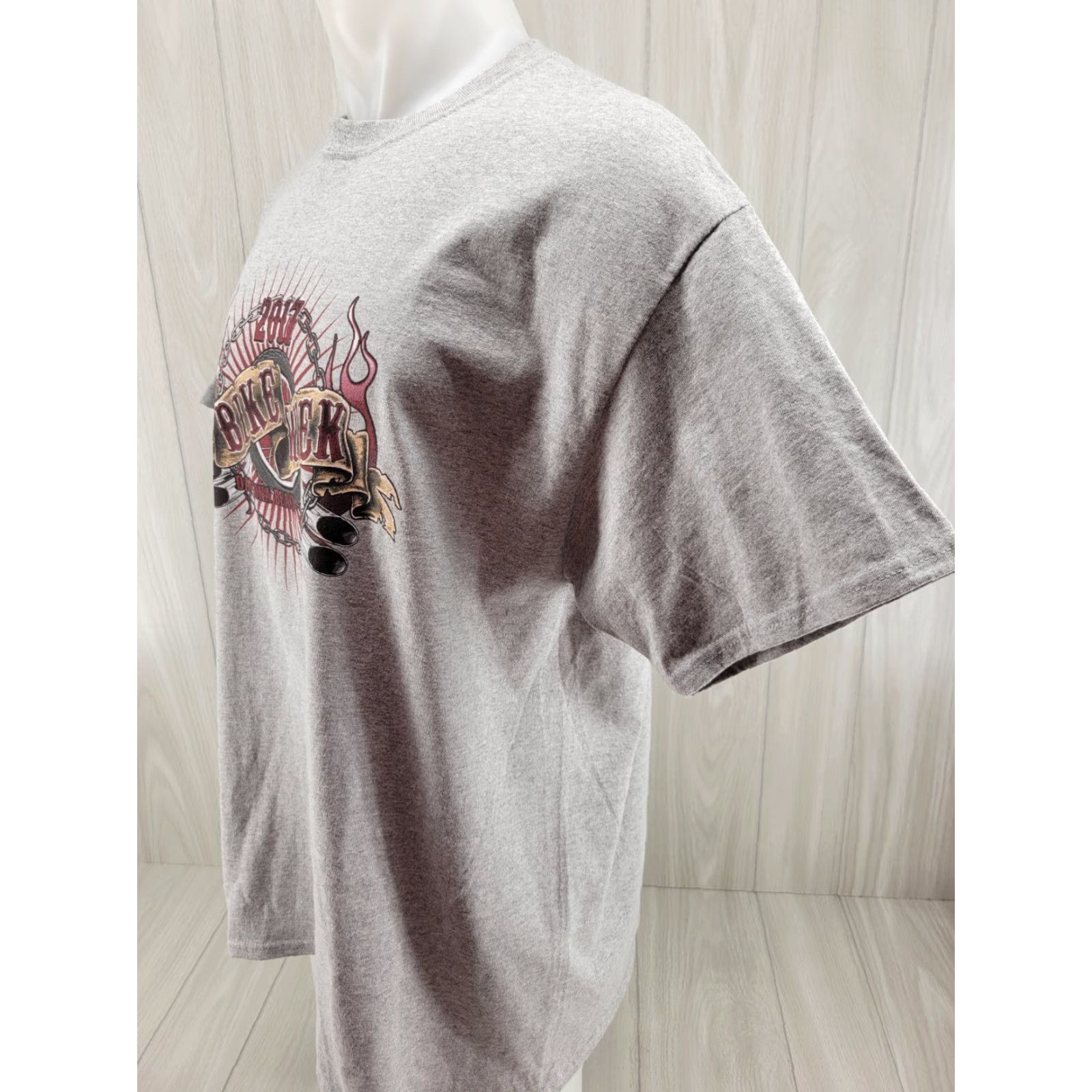 Gildan VINTAGE Mens XL Gray Short Sleeve Daytona Beach 2017 Bike Week Motorcycle T Shirt Gildan Size US XL / EU 56 / 4 - 4 Thumbnail