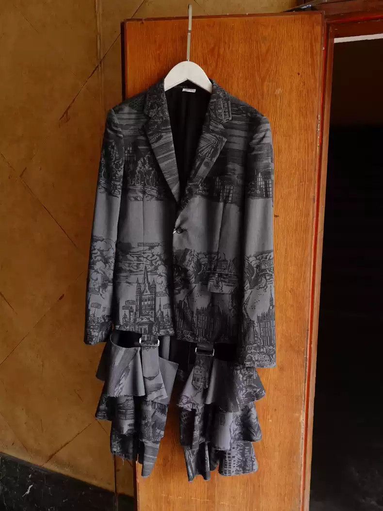 Comme des Garcons comme des garcons lace hem jacket top Size US S / EU 44-46 / 1 - 1 Thumbnail