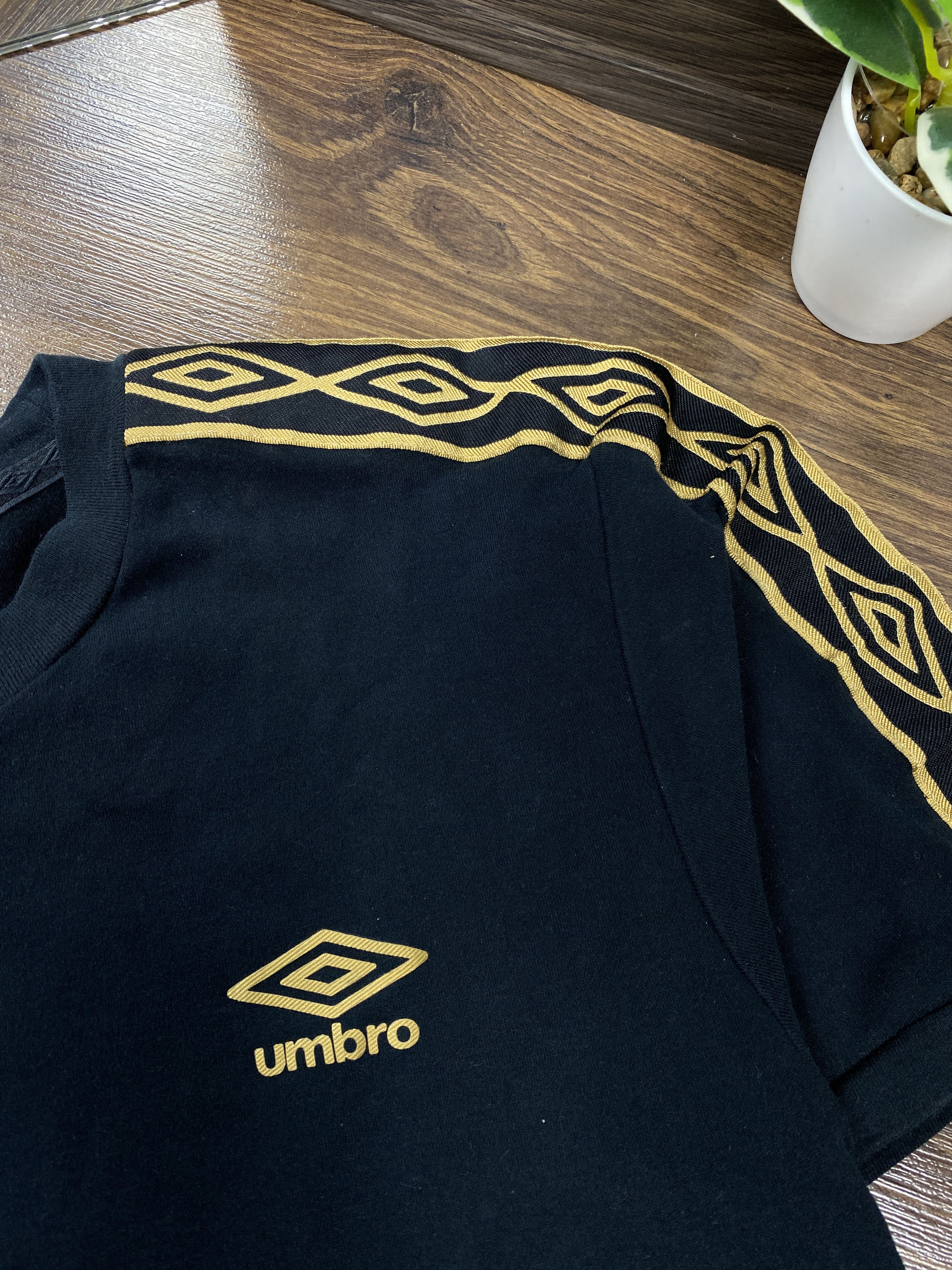 Umbro Umbro vintage short sleeve t-shirt y2k Size US L / EU 52-54 / 3 - 3 Thumbnail