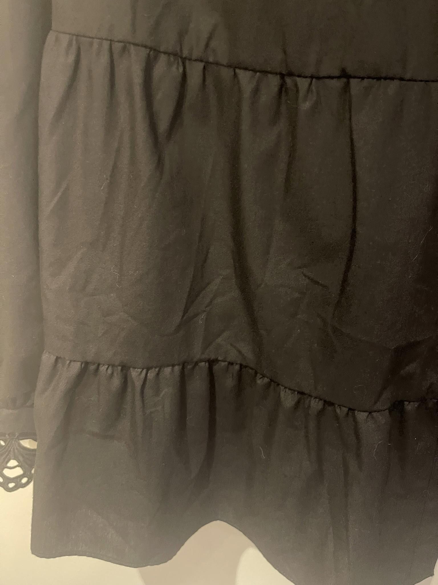 Designer Black Ruffled Cropped Blouse, With lace collar and cuffs Size M / US 6-8 / IT 42-44 - 4 Thumbnail