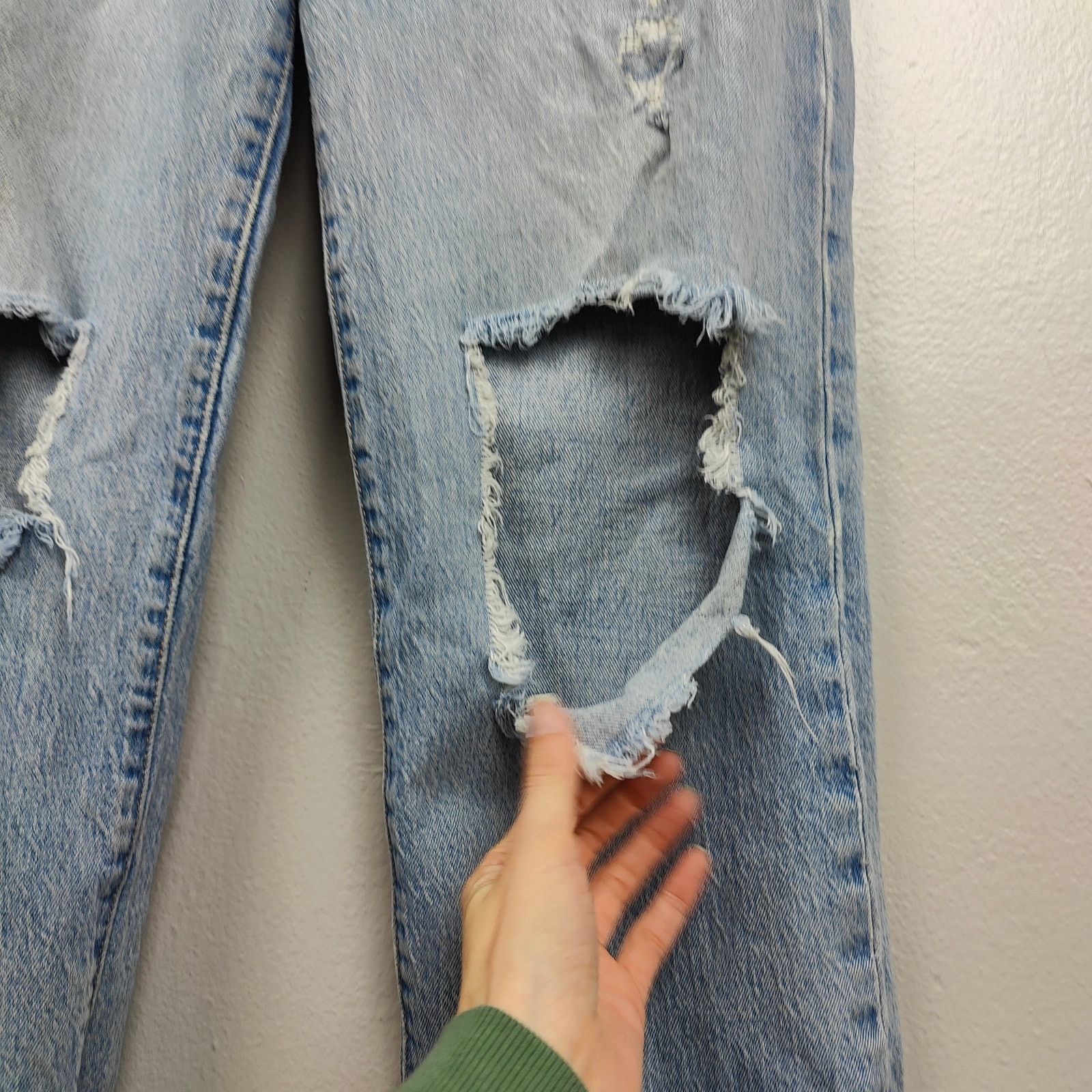 Levi's Levis Ribcage Straight Jeans Womens 27 Light Wash Knee Rips Size 27" / US 4 / IT 40 - 6 Thumbnail