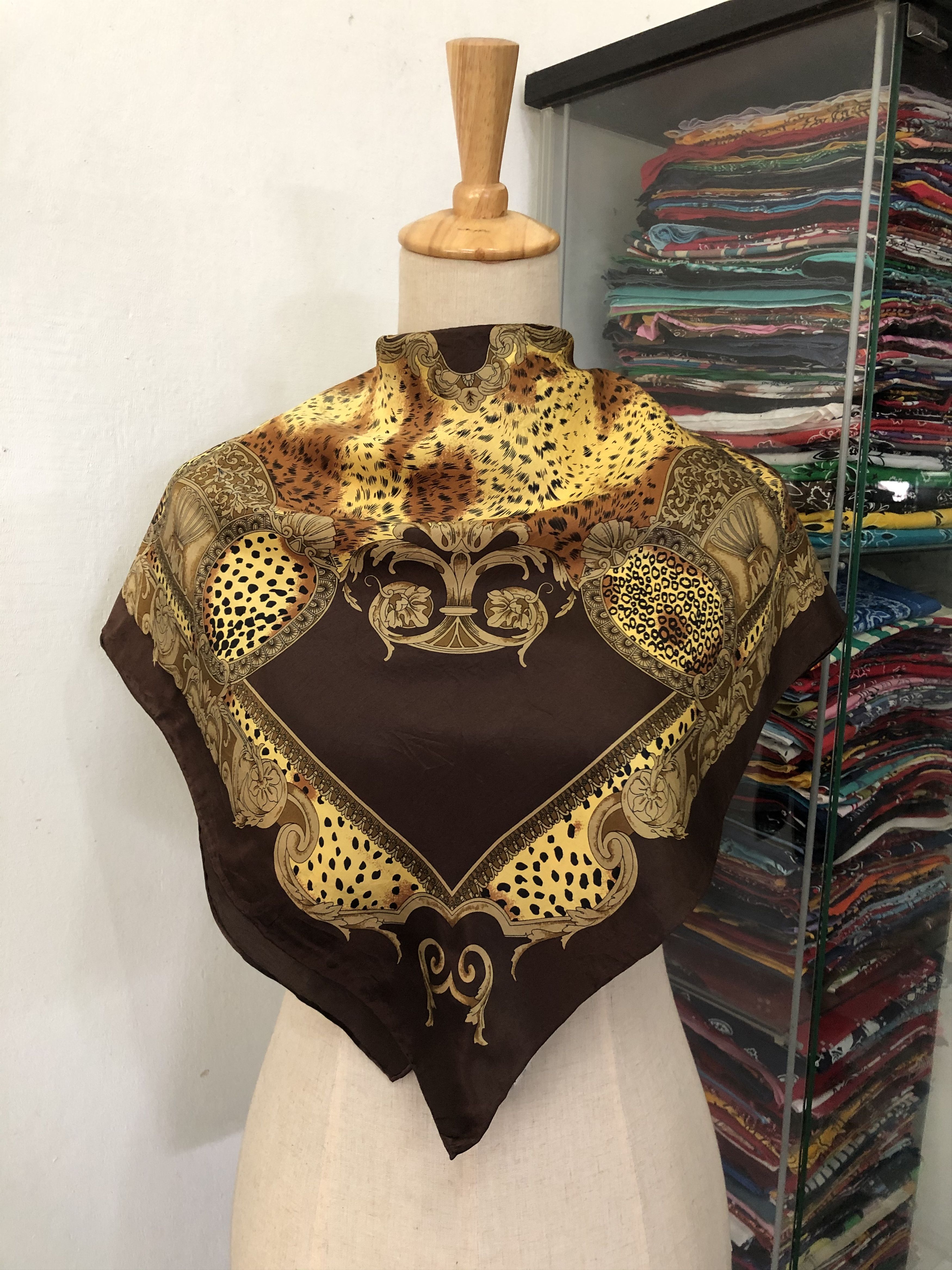 Vintage Vintage Silk Scarf Size ONE SIZE - 1 Thumbnail