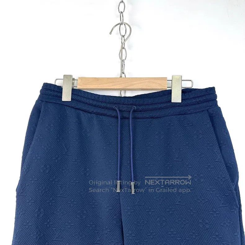 Louis Vuitton Louis Vuitton size s Classic dark embossed full logo navy b Size US 28 / EU 44 - 3 Thumbnail
