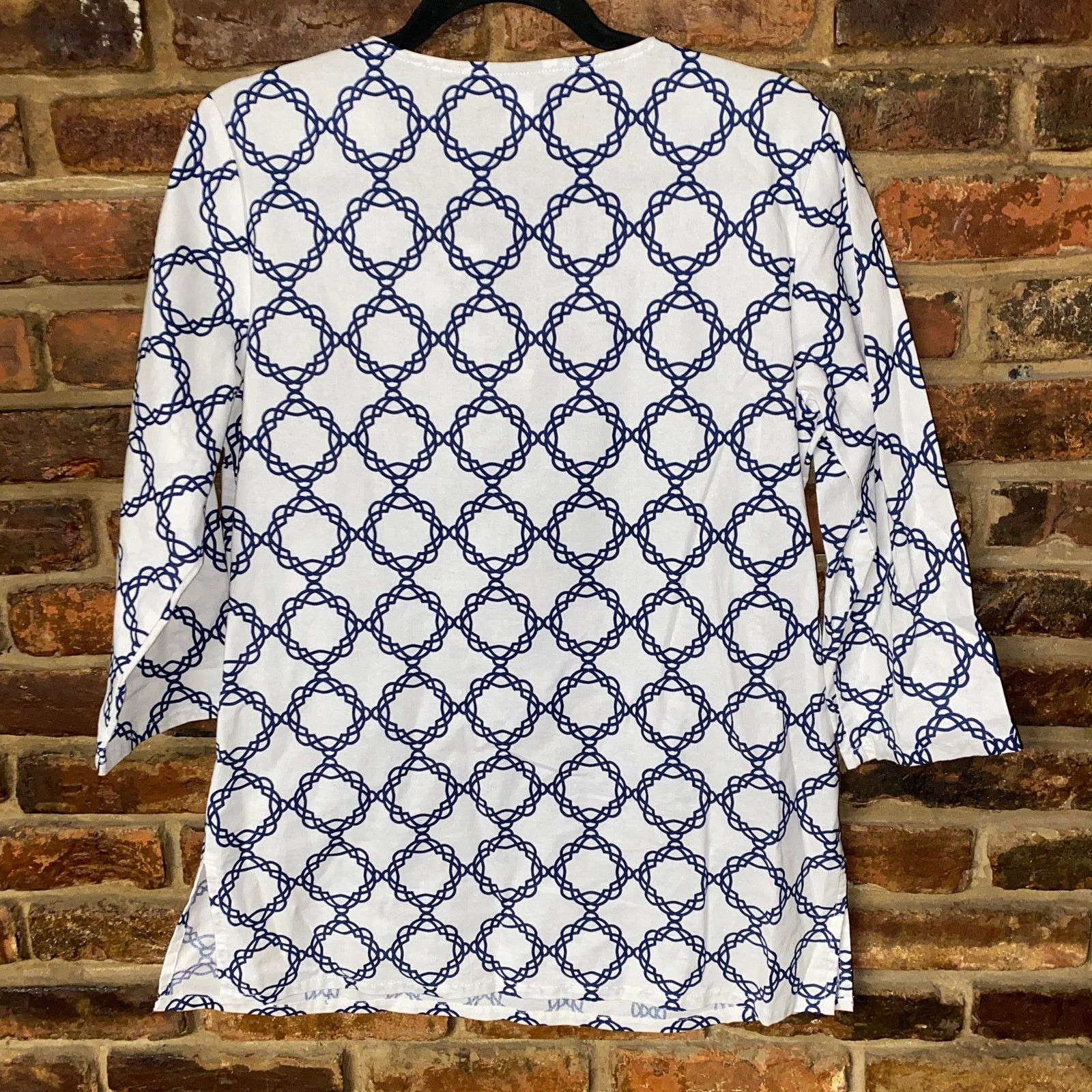 Basic Editions Basic Editions White Blue Embroidered 3/4 Sleeve Top Small Size S / US 4 / IT 40 - 6 Thumbnail