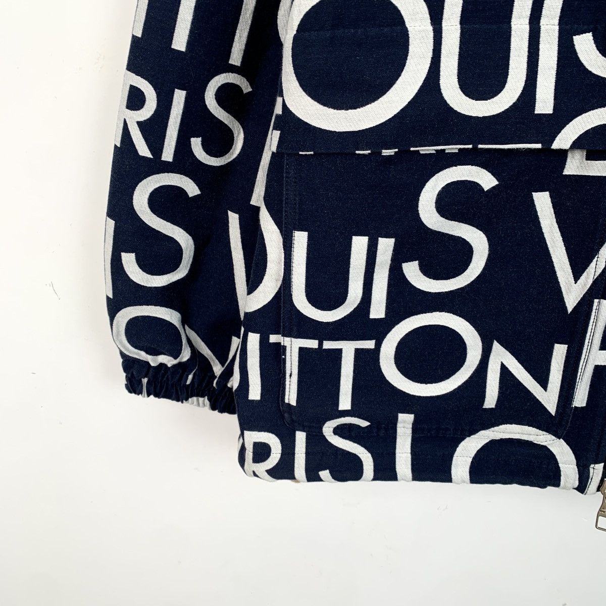 Louis Vuitton Louis Vuitton Black Logo Monogram All Over Print Zip Jacket Size US S / EU 44-46 / 1 - 4 Thumbnail