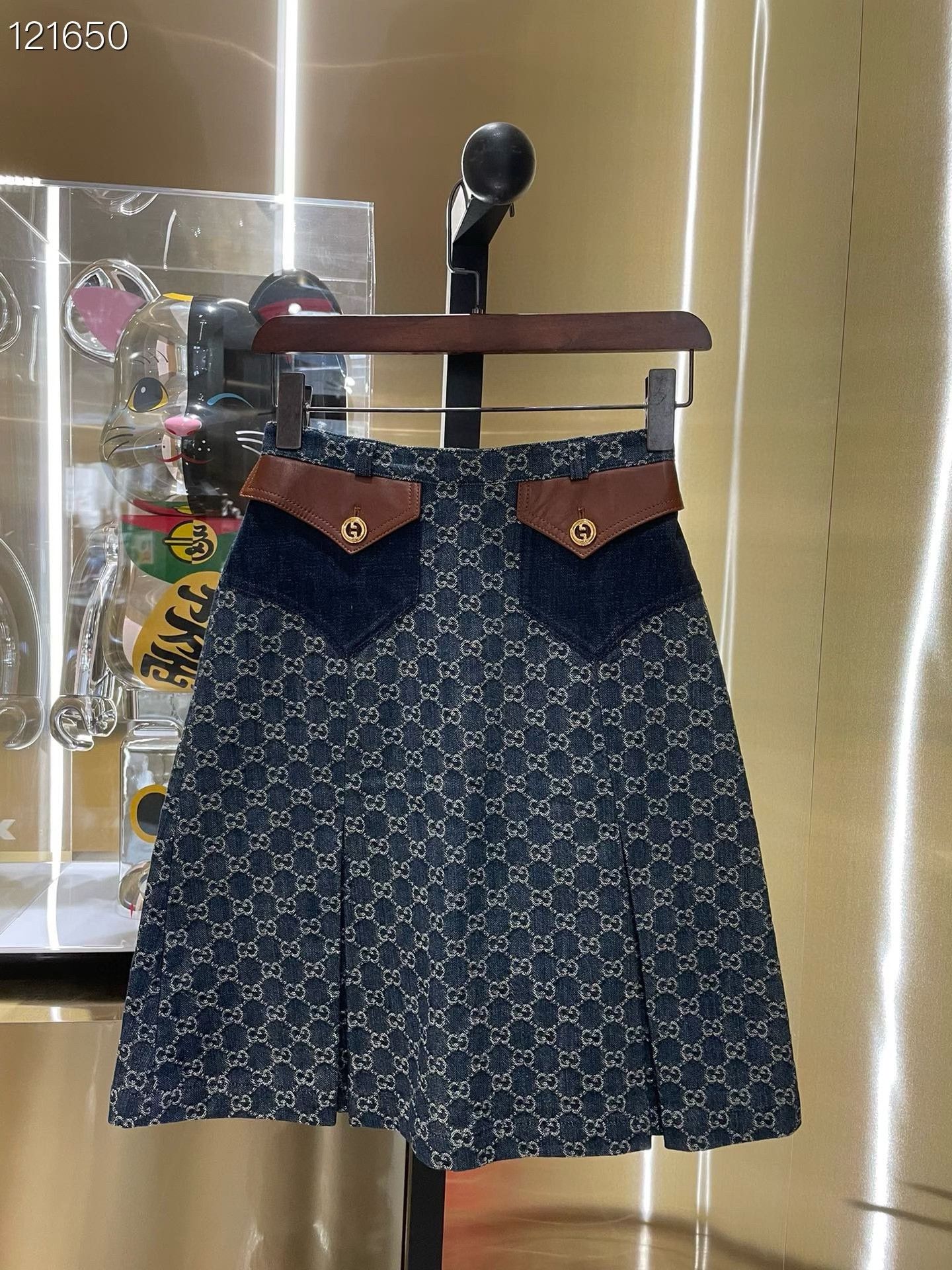 Gucci Gucci 080397 D946 Denim Skirt Size 36" / US 14 / IT 50 - 1 Thumbnail