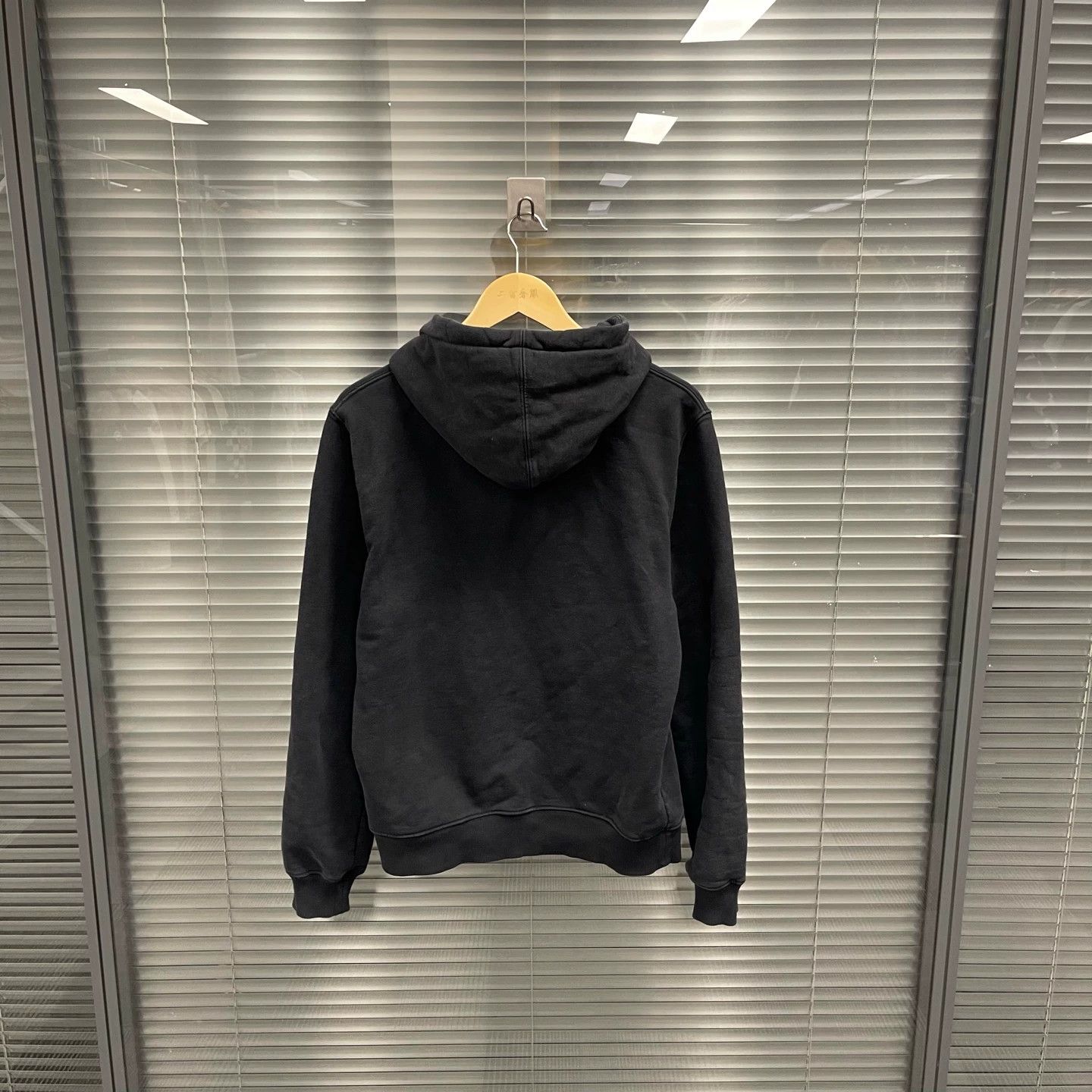 Dior Dior CD embroidered logo black hoodie L faded Size US L / EU 52-54 / 3 - 2 Thumbnail