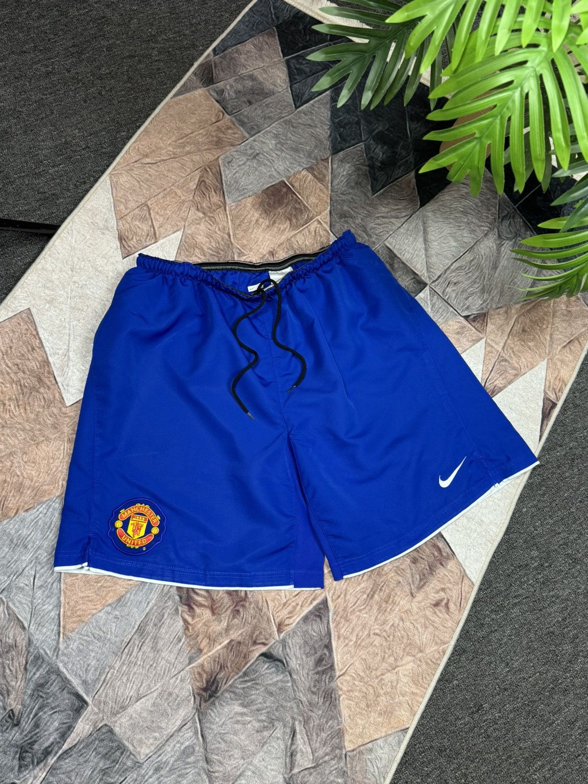 Nike Manchester United Shorts Nike Vintage Football Size L Size US 34 / EU 50 - 1 Thumbnail