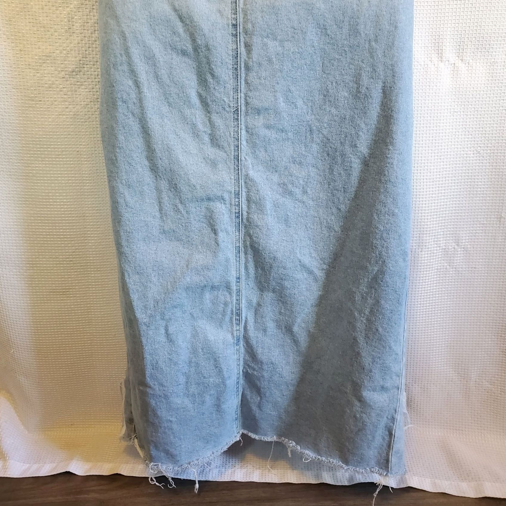 Forever 21 FOREVER 21 Skirt Womens L Blue Denim Asymmetrical Maxi Lightwash Fringe Cowgirl Size 36" / US 14 / IT 50 - 7 Thumbnail