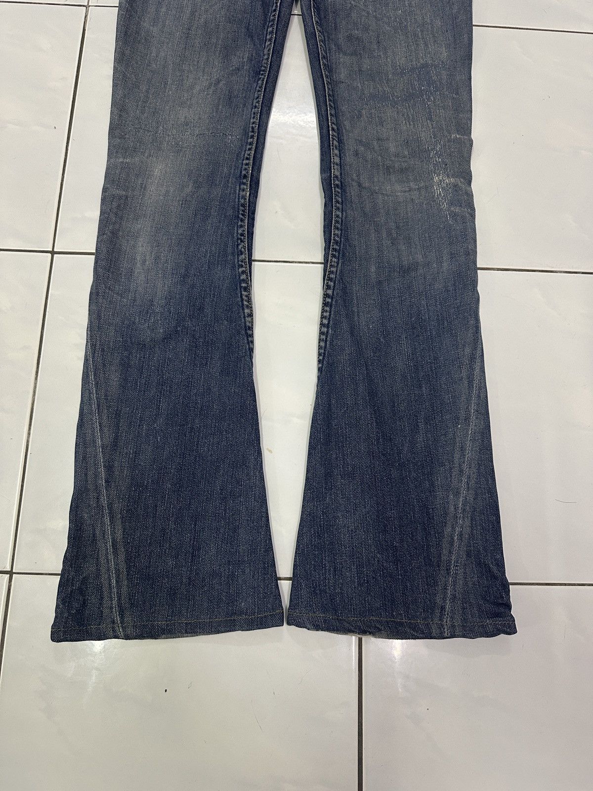 Ever × Japanese Brand × Vintage Vintage EVER Distressed Flare Jeans Slim Fits Size US 27 - 4 Thumbnail