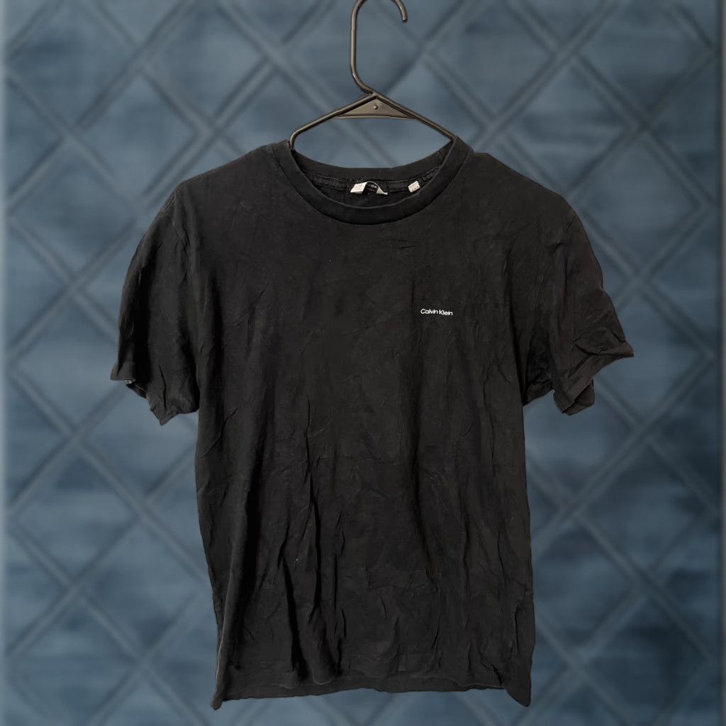 Calvin Klein VINTAGE Calvin Klein T-Shirt Unisex Adults Medium Black Crew Neck Logo Solid 2010s Size US M / EU 48-50 / 2 - 1 Thumbnail