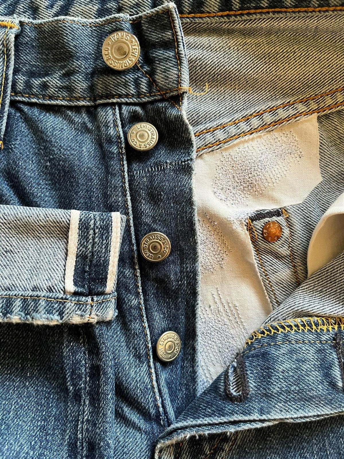 Levi's Vintage USA 80s Levis 501 Big E Selvedge Button 555 Jeans Size US 27 - 4 Thumbnail