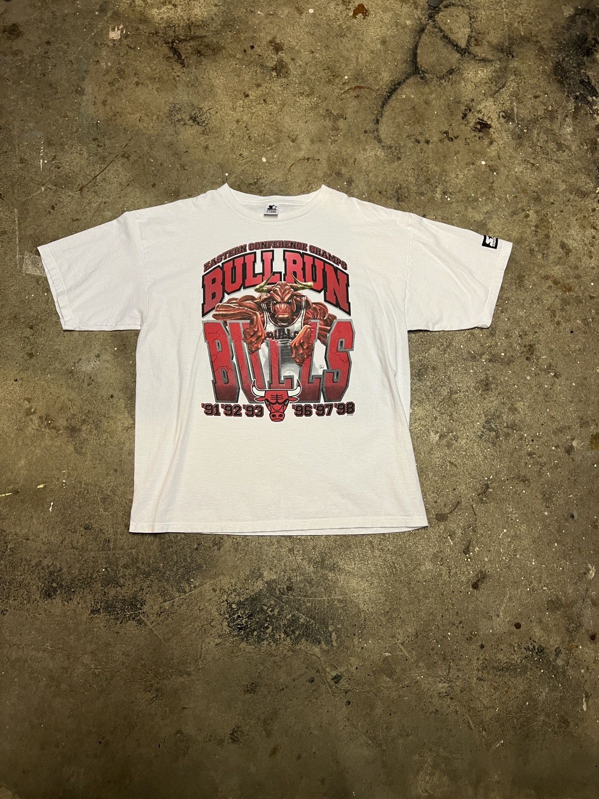 image of Starter x Vintage 90's Chicago Bulls Bull Run Tee White/red Shirt, Men's (Size XL)