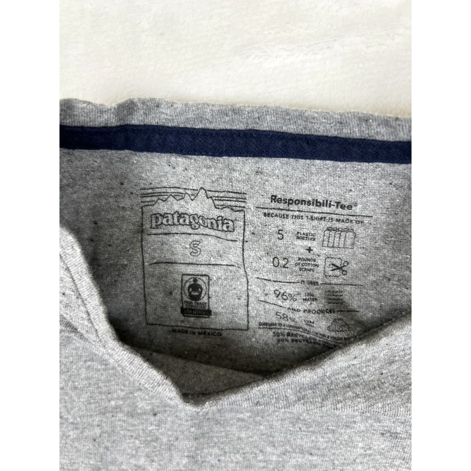 Patagonia Patagonia Logo T-Shirt Womens Small Gray Responsibili-Tee Mountain Back Graphic Size S / US 4 / IT 40 - 4 Thumbnail