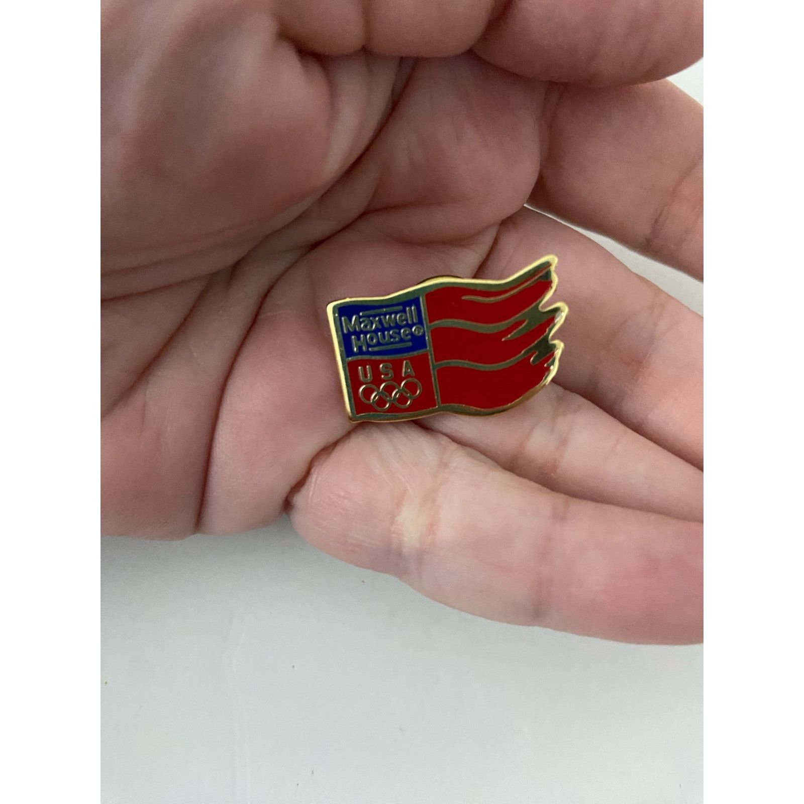 Vintage Vintage Olympics pin Size ONE SIZE - 1 Thumbnail