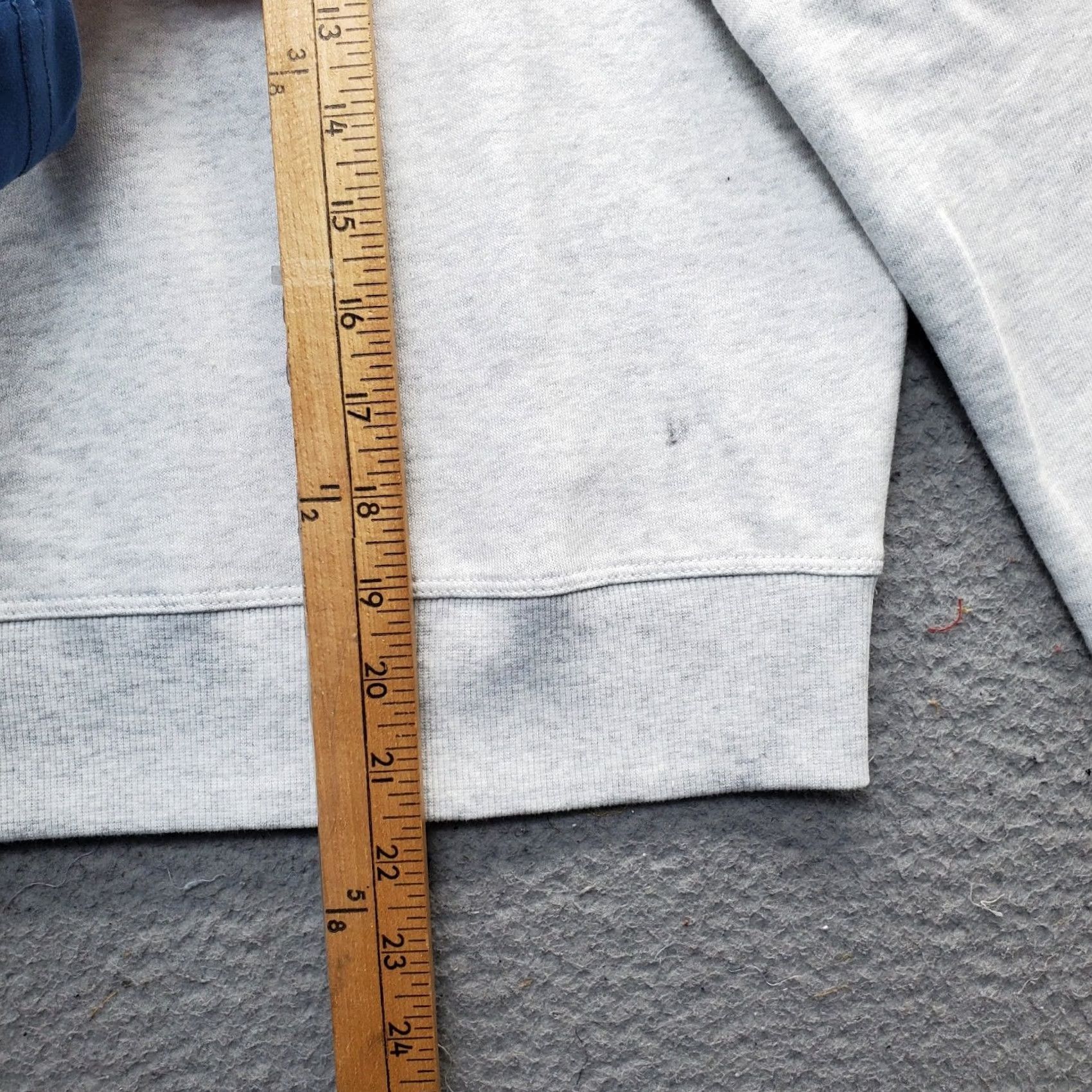 Calvin Klein Calvin Klein Performance Sweatshirt Womens XS Gray Heather Long Sleeve Crew Neck Shirt Womens XS Gray Heather Calv... Size XS / US 0-2 / IT 36-38 - 3 Thumbnail