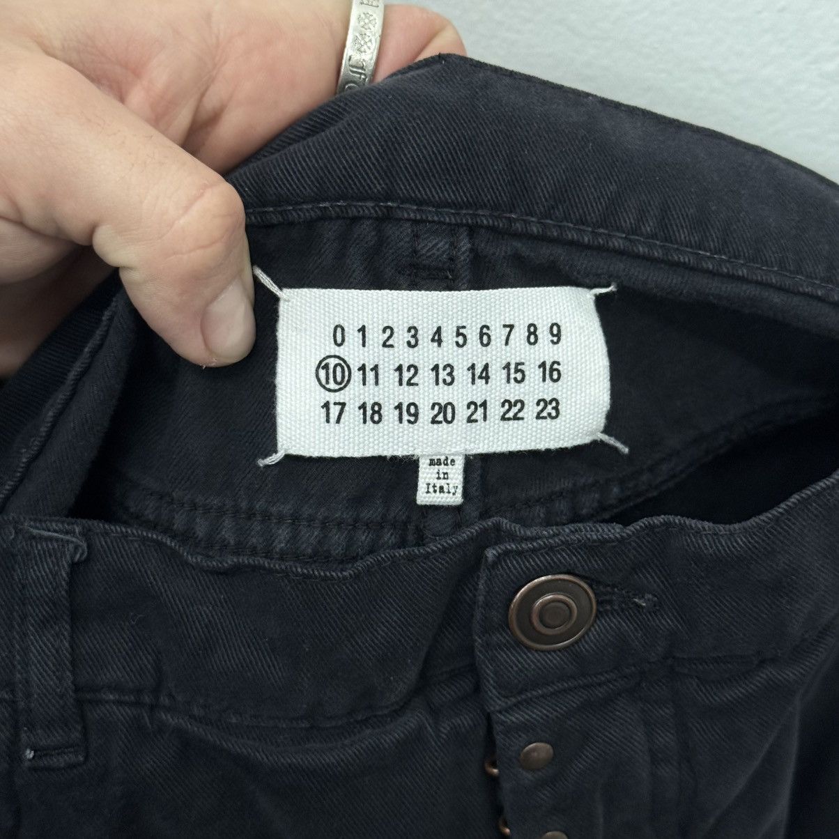 Maison Margiela Maison Margiela Black Denim Slim Jeans - Size 34 Size US 34 / EU 50 - 8 Thumbnail