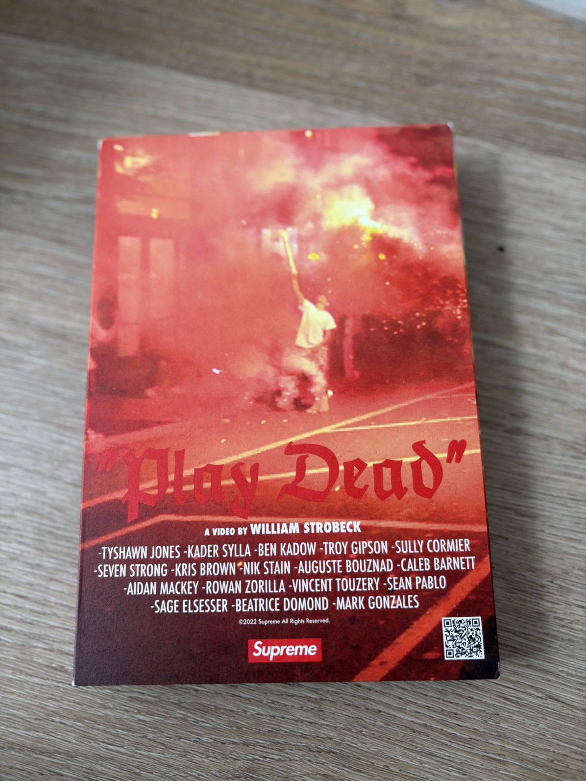 Supreme Supreme Play Dead Photo Book Size ONE SIZE - 2 Thumbnail