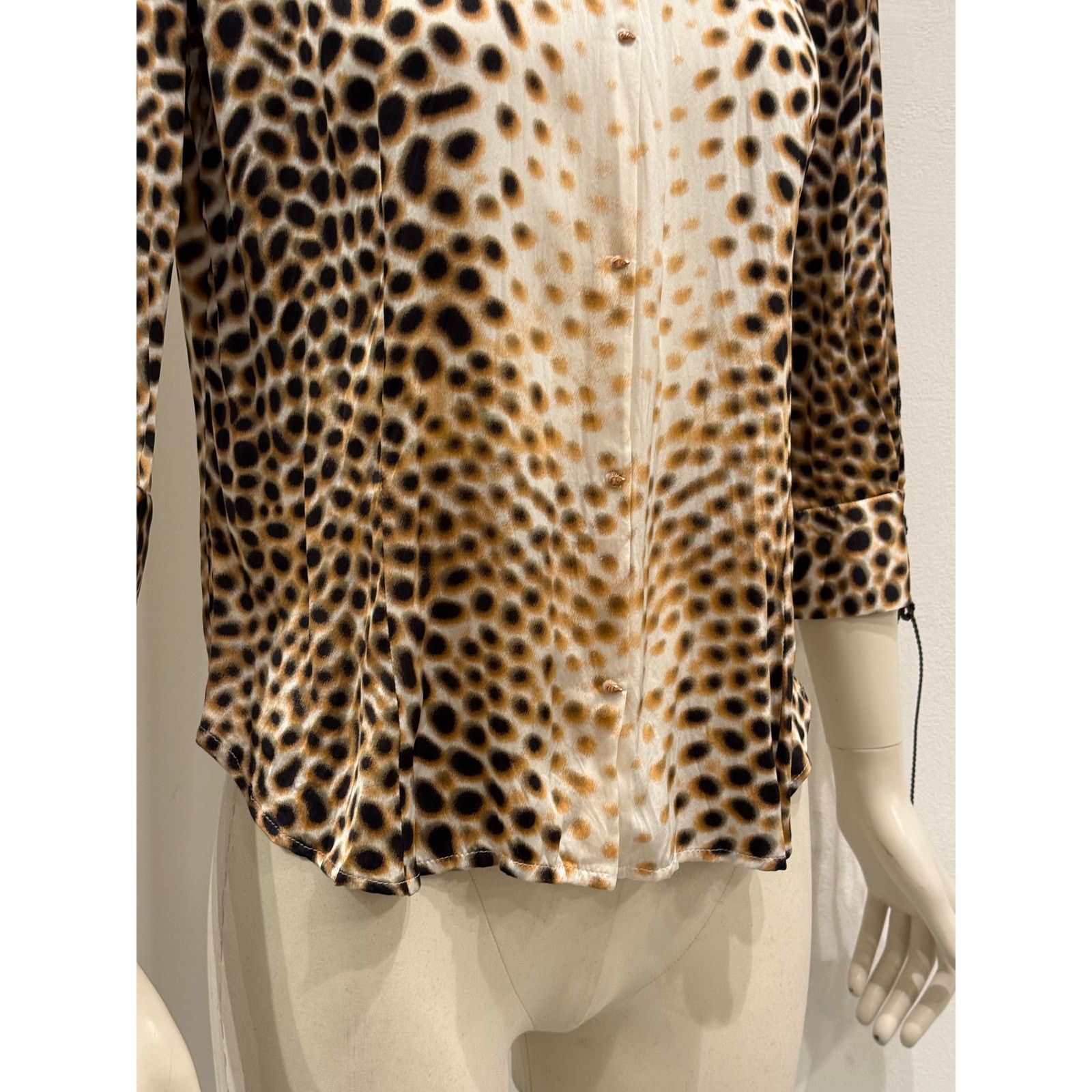 Roberto Cavalli 2000s Roberto Cavalli Leopard Print silk shirt Size M / US 6-8 / IT 42-44 - 5 Thumbnail