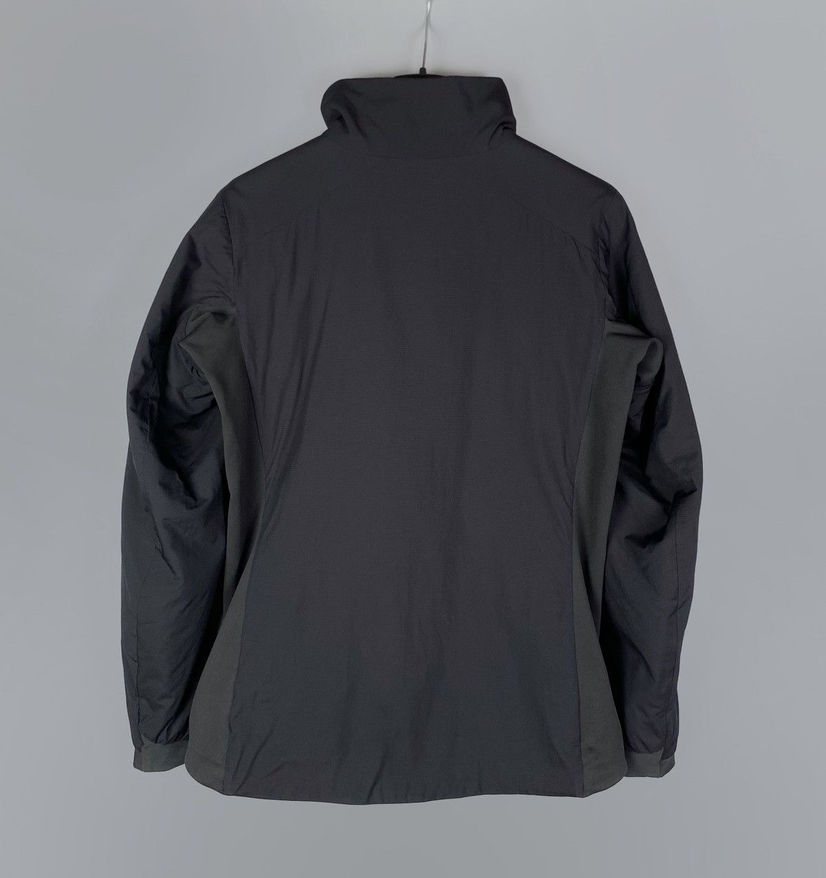 Arc'teryx Women's AW22 Arc'teryx Atom Jacket Black Insulated Size XS Size XS / US 0-2 / IT 36-38 - 3 Thumbnail