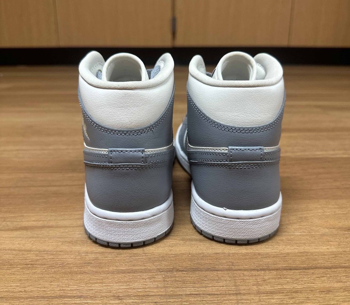 Jordan Brand × Nike Jordan 1 Mid Stealth 2022 Size US 7 / EU 40 - 5 Thumbnail