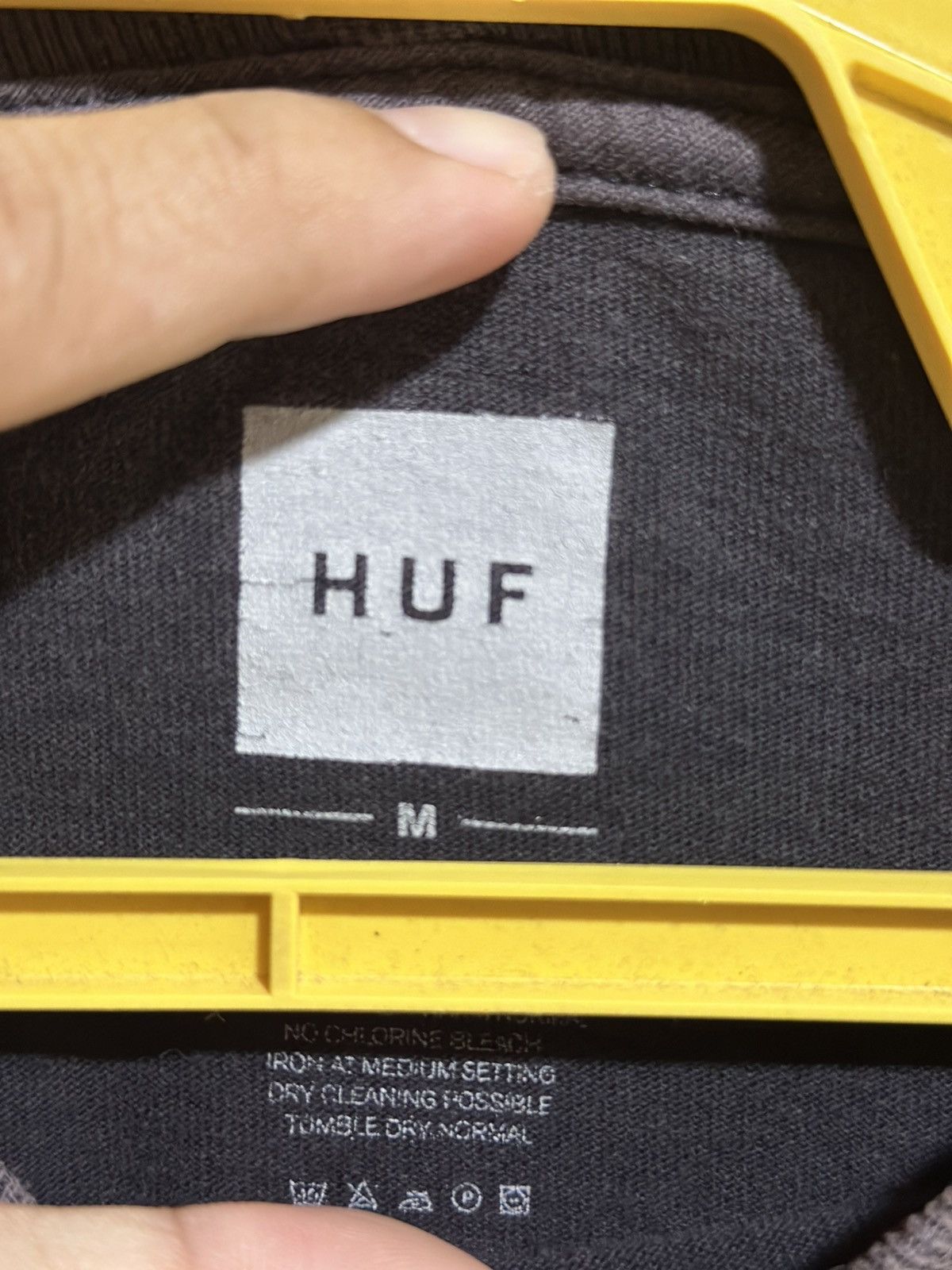Huf Thrashed Vintage Huf Worldwide Long Sleeve Sun Faded Tee Size US M / EU 48-50 / 2 - 6 Thumbnail