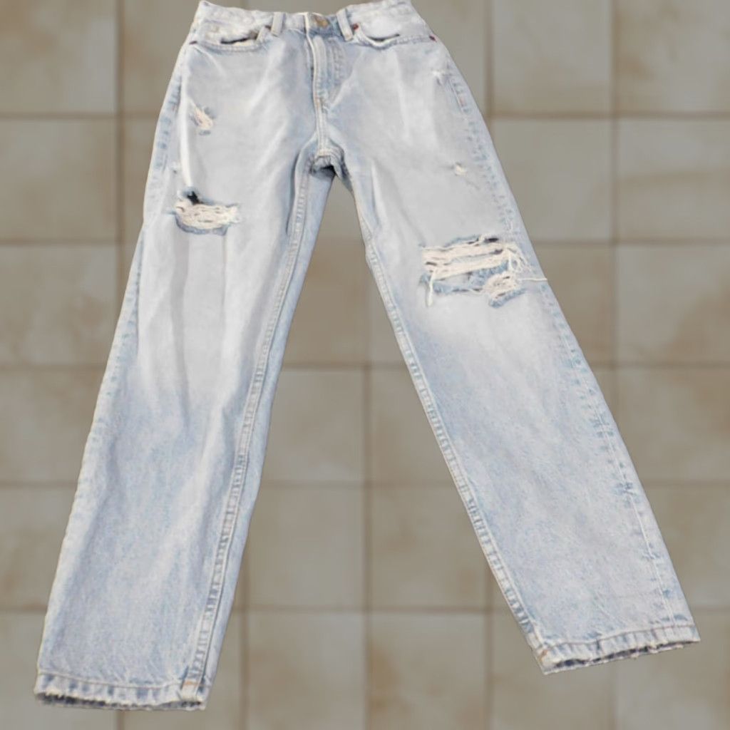 Zara Zara Jeans Womens 2 blue straight light wash retro distressed denim Jeans Women Regular 2 24in Blue Distressed Retro 2000s Womens Size 26" / US 2 / IT 38 - 1 Thumbnail
