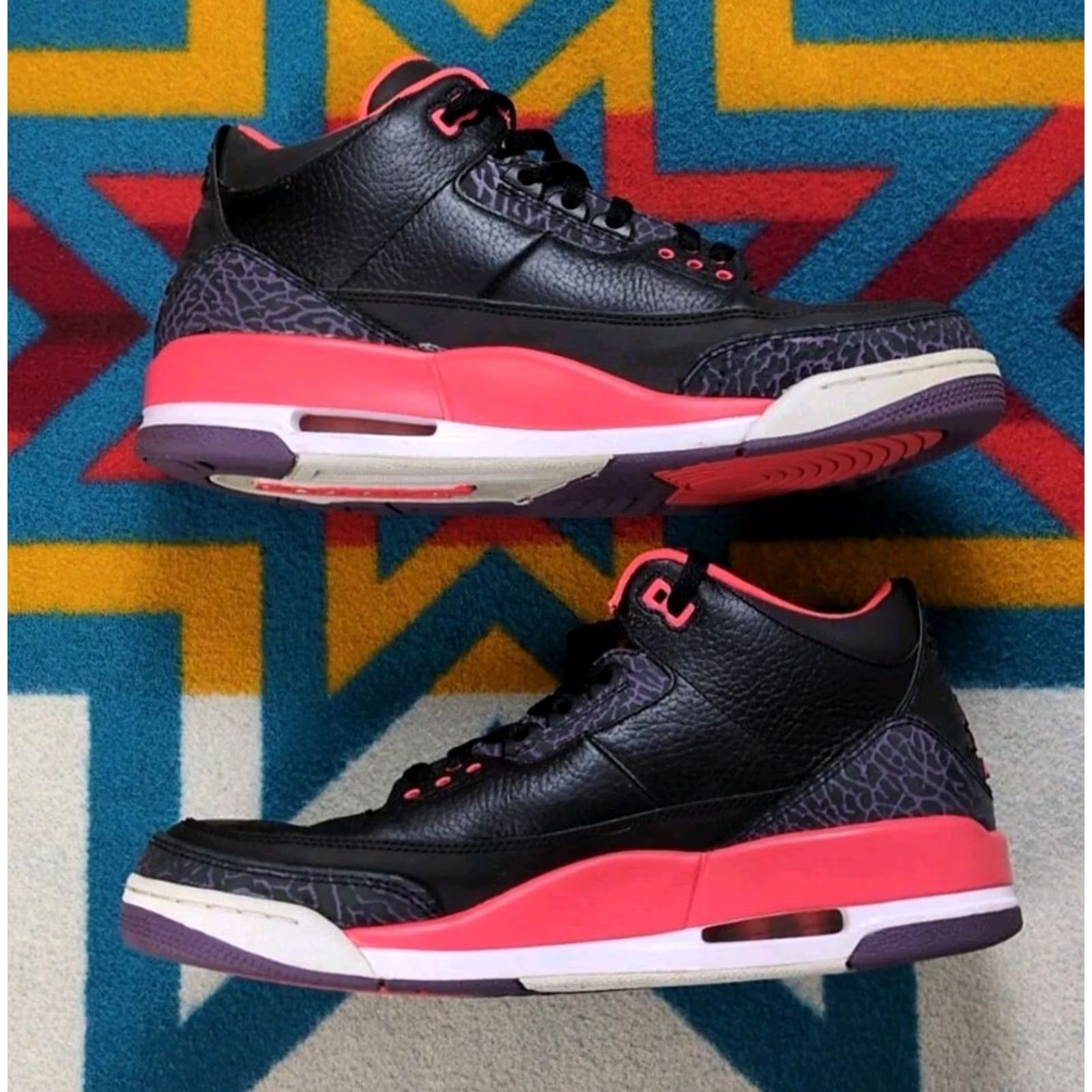Jordan Brand Nike Air Jordan 3 Retro Crimson Sneaker 2013 136064-005 Size 12 Black Mens Size US 12 / EU 45 - 3 Thumbnail