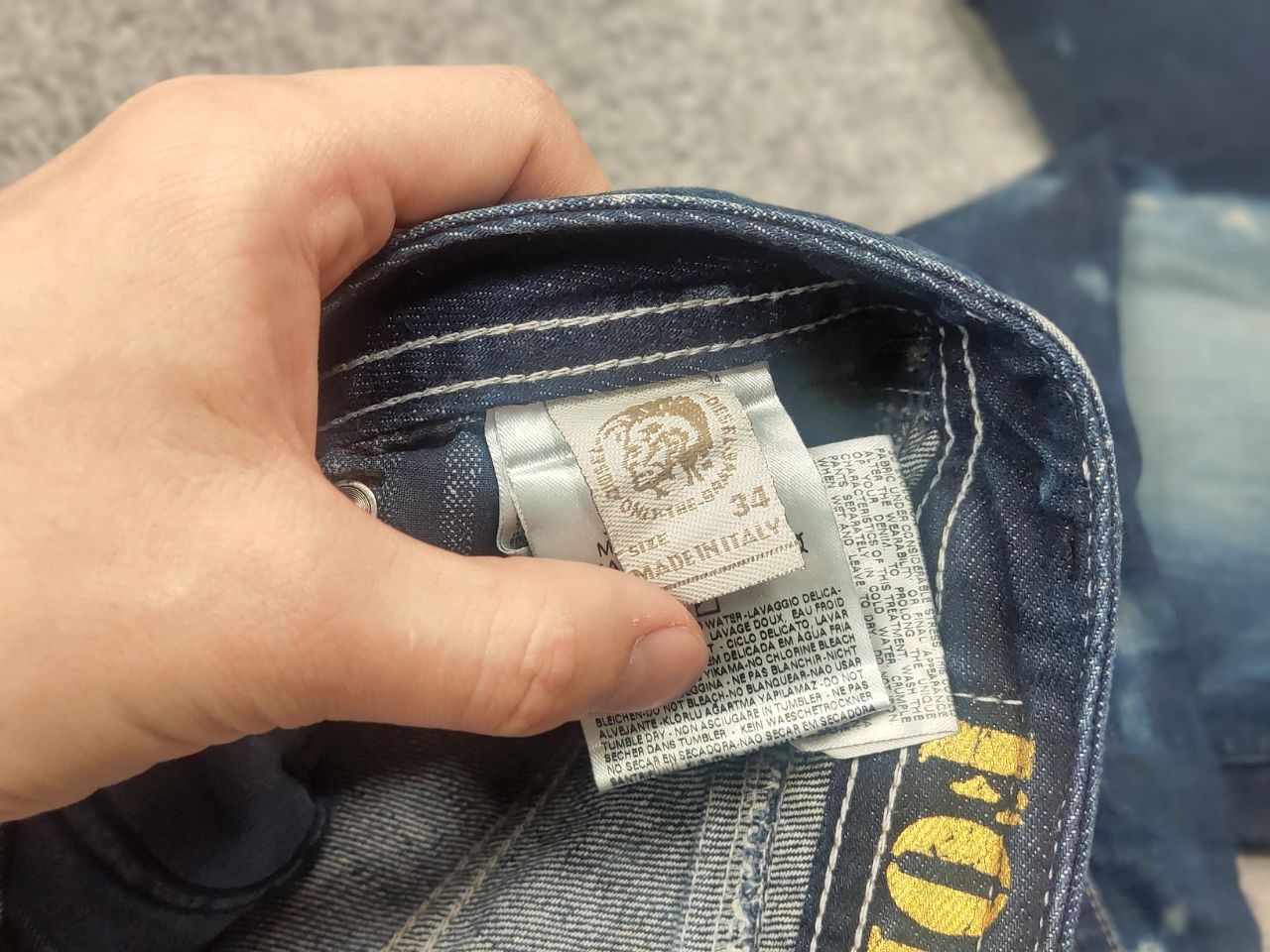 Diesel Diesel shioner Dark dyed Faded Denim Jeans Vintage Style Size US 34 / EU 50 - 20 Thumbnail