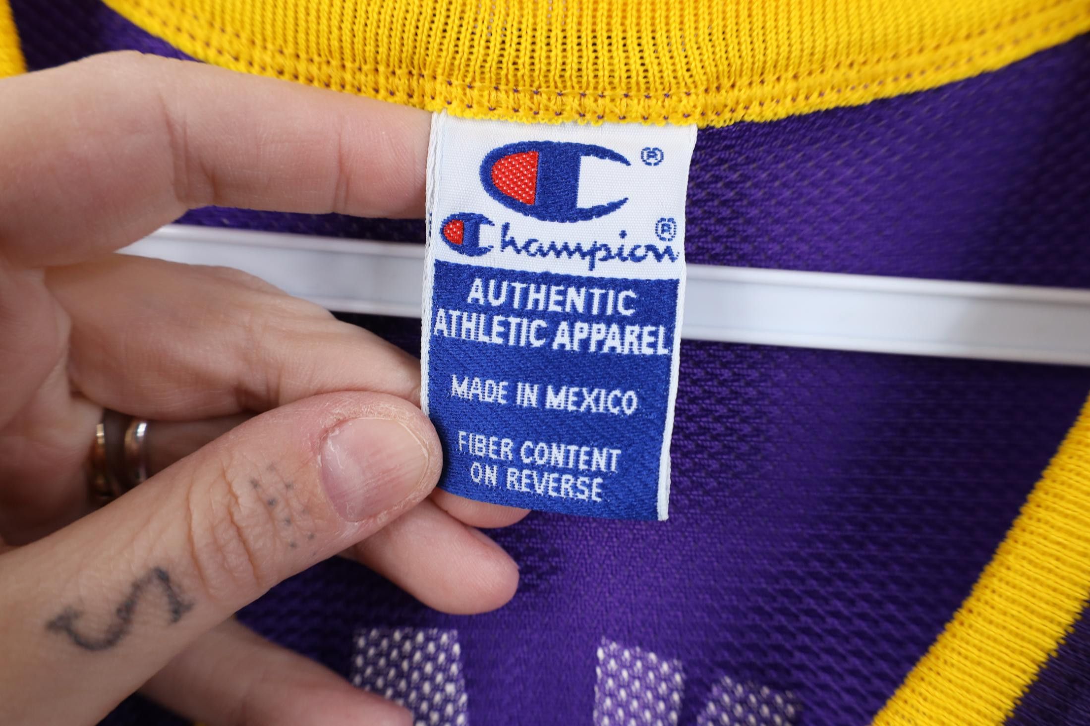 Champion Vintage 90s Champion Los Angeles Lakers Basketball Jersey #8 Size US XXL / EU 58 / 5 - 9 Thumbnail