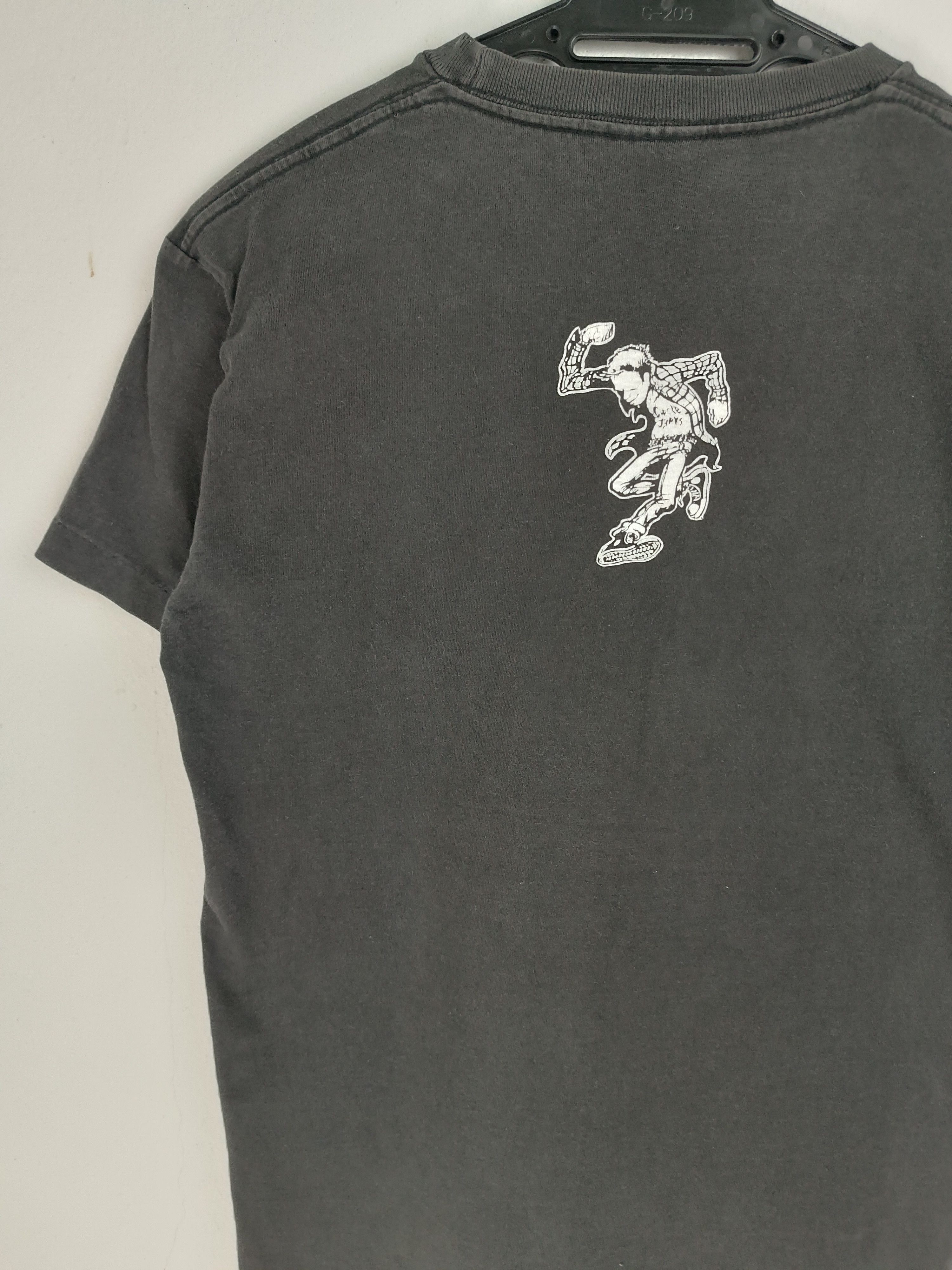 Band Tees VINTAGE 2003 CIRCLE JERKS FADED Y2K HARDCORE PUNK minor flag Size US S / EU 44-46 / 1 - 13 Thumbnail