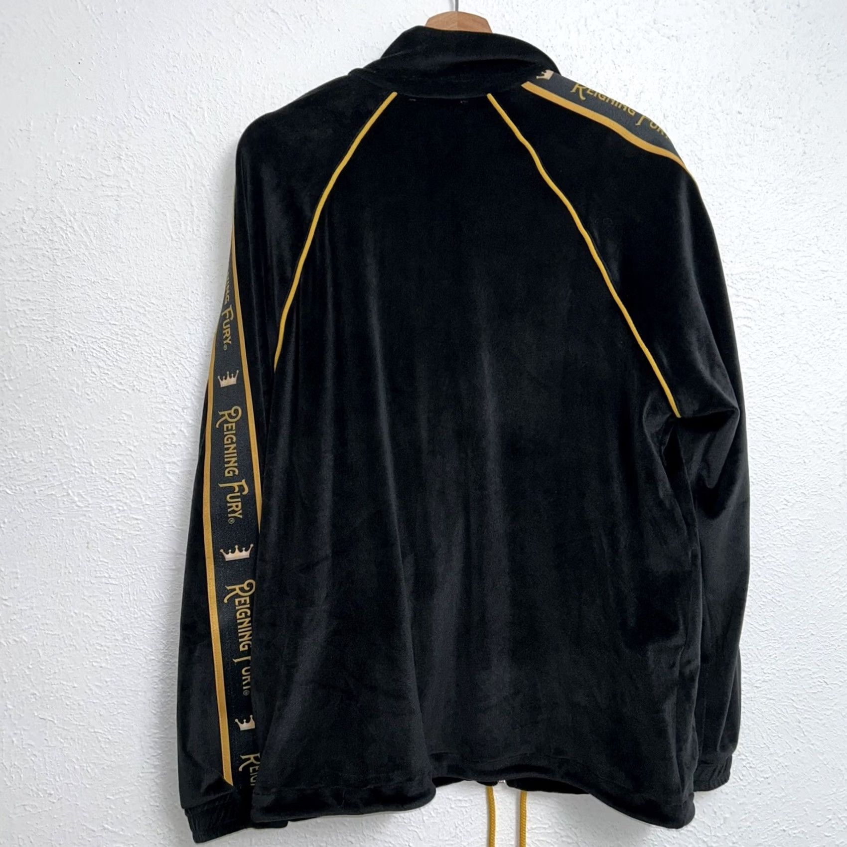 Velour VINTAGE? no. Reigning Fury King Fury Black Velour Full Zip Jacket Long Sleeve Size Medium Size US M / EU 48-50 / 2 - 2 Thumbnail