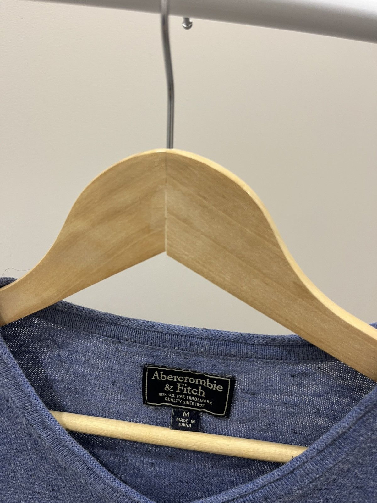 If Six Was Nine Abercrombie & Fitch Y2K Sweater Mens Blue Long Sleeve V Neck Size US M / EU 48-50 / 2 - 4 Thumbnail