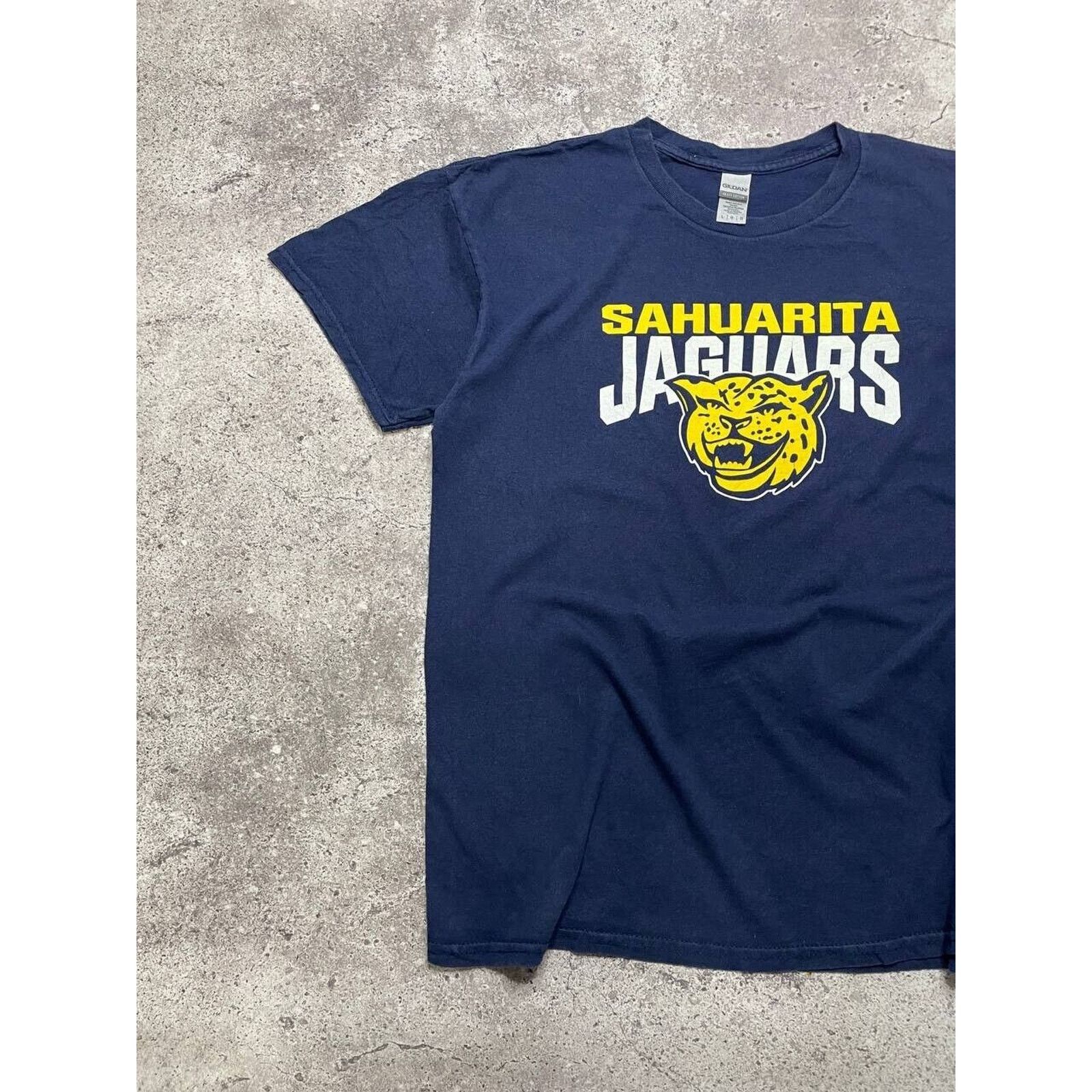 Gildan Vintage Sahuarita Jaguars Graphic T-Shirt Navy Blue Size L Size US L / EU 52-54 / 3 - 2 Thumbnail