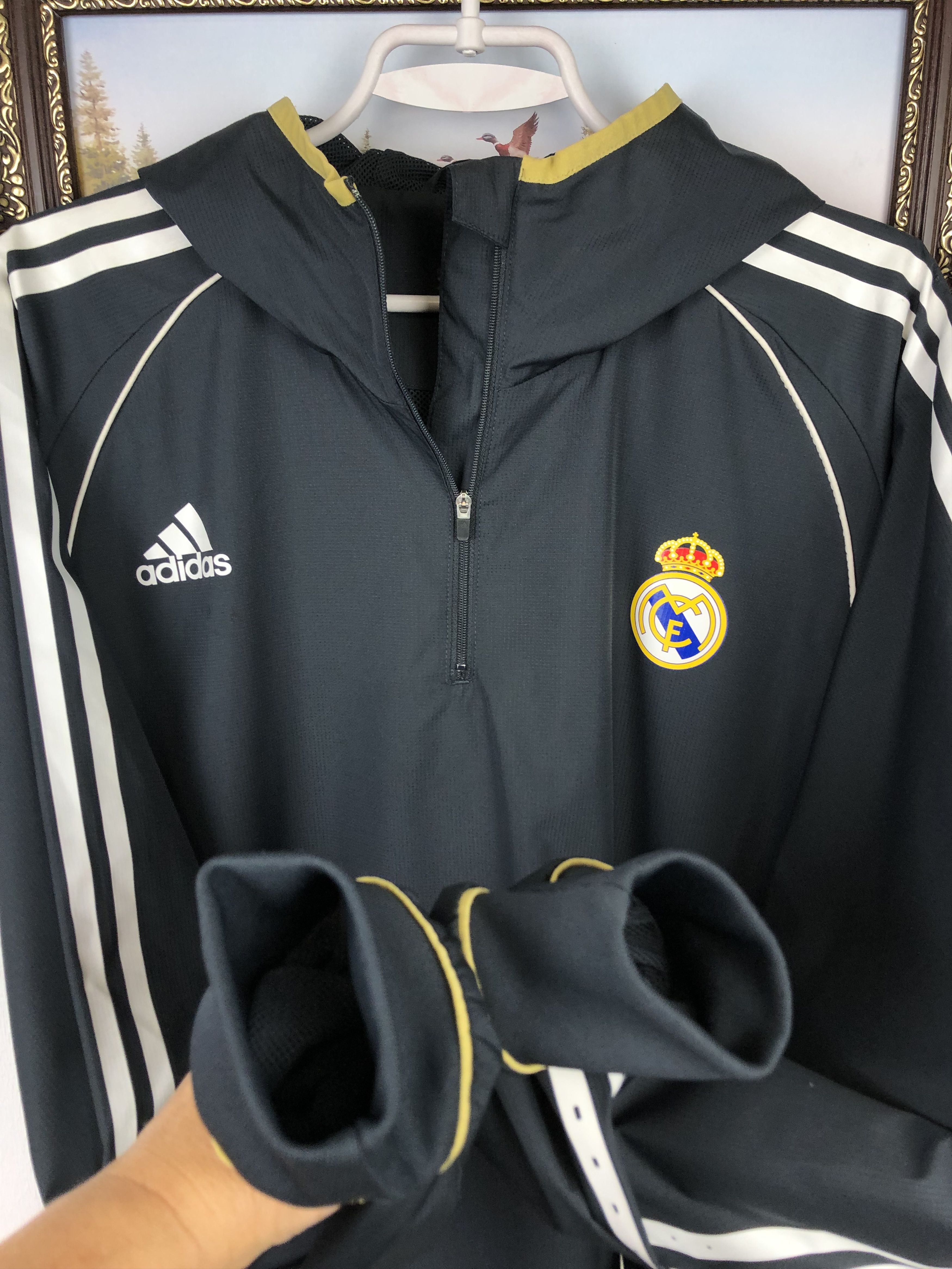 Adidas Vintage Adidas Real Madrid Football Jacket Soccer Track Size US L / EU 52-54 / 3 - 5 Thumbnail