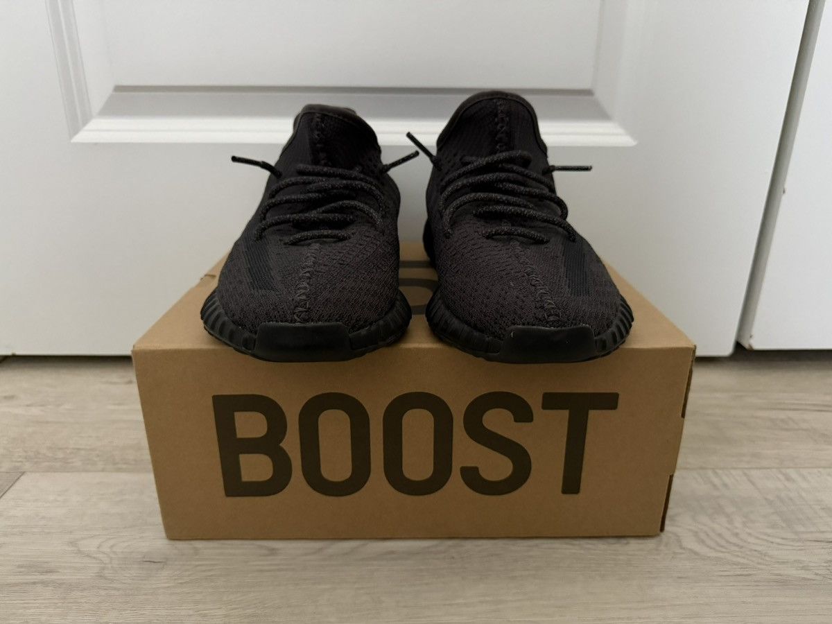 Adidas × Kanye West Adidas Yeezy Boost 350 V2 Non-Reflective Size US 8.5 / EU 41-42 - 1 Thumbnail