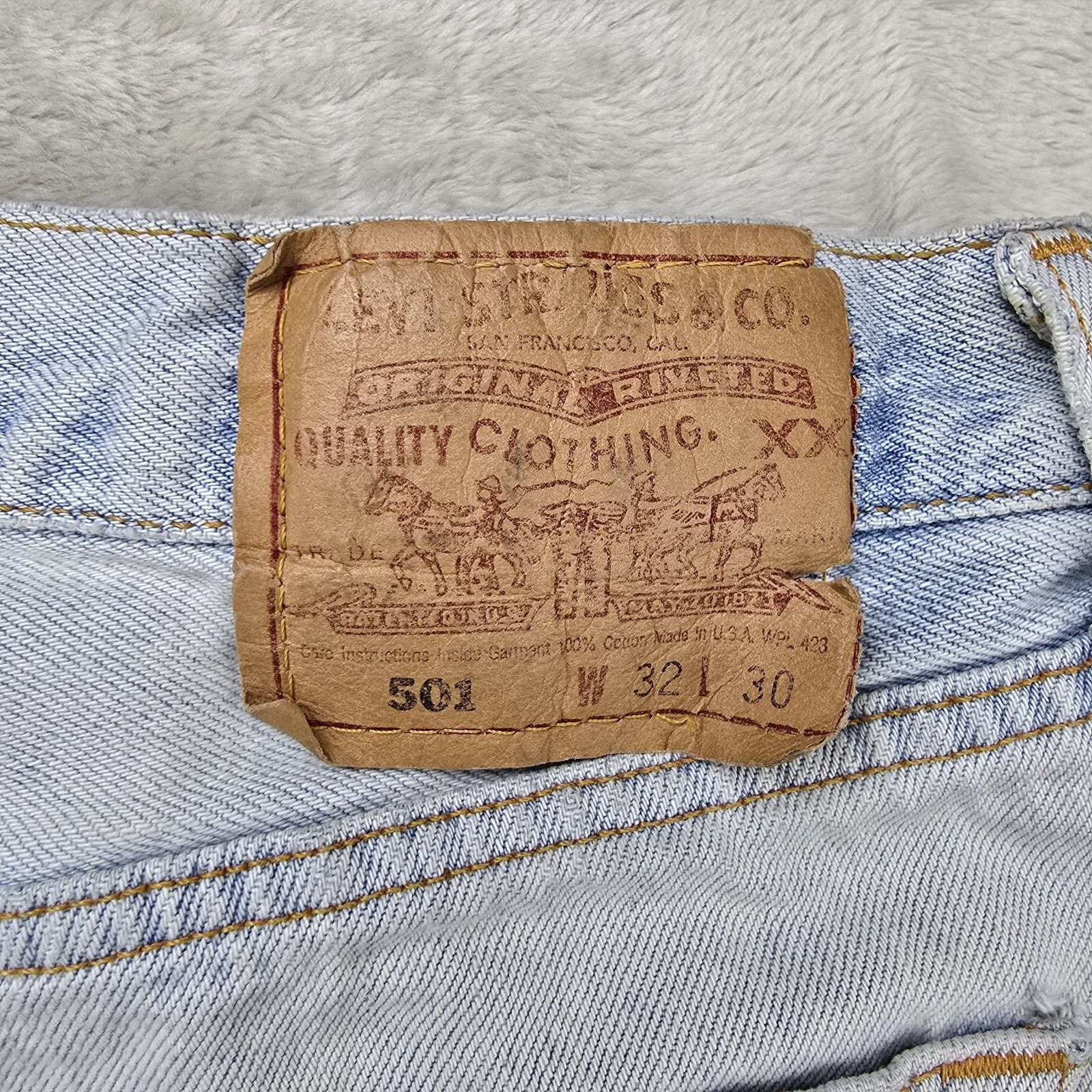 Levi's Vintage Levis 501 Jeans 32x30 (Fits 30x28) USA 90s *FLAWS* Size US 30 / EU 46 - 13 Thumbnail