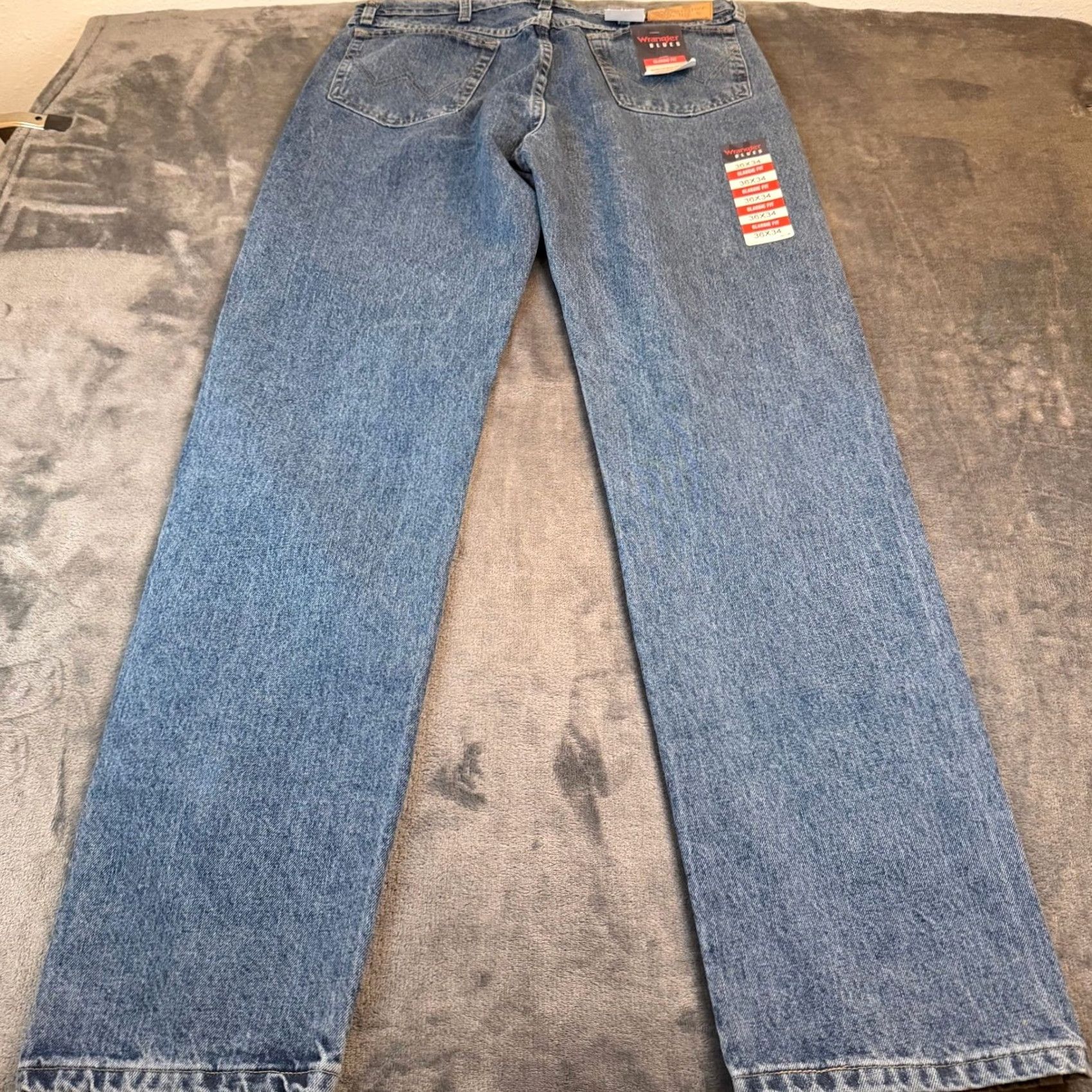 Wrangler Wrangler Jeans Men 36x34 Blues 10WB9020GI Classic Fit Denim Straight 5-Pocket Zip Fly Button NWT Blue Jeans Reg 36 Inseam 34 Size US 36 / EU 52 - 3 Thumbnail