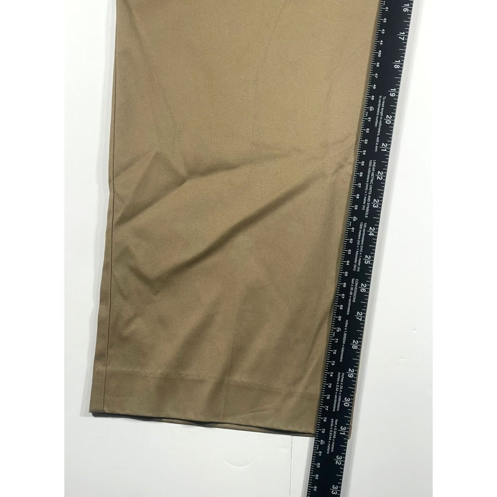Dockers VINTAGE Dockers D3 Classic Fit Men’s Beige Iron Free Khaki Chino Pants 36W 32L Size US 36 / EU 52 - 6 Thumbnail