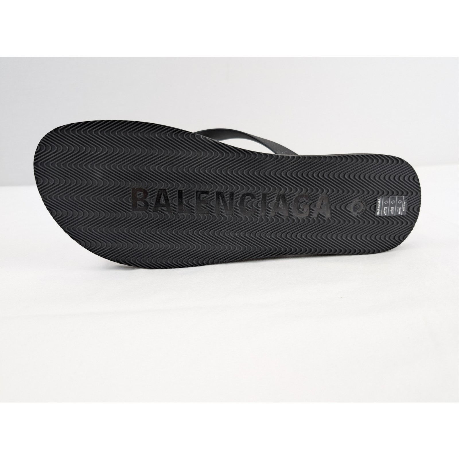 Balenciaga o1rshd1 Q:2 / Souvenir Thong TPU Monument Print Slipper Size US 9 / EU 42 - 11 Thumbnail